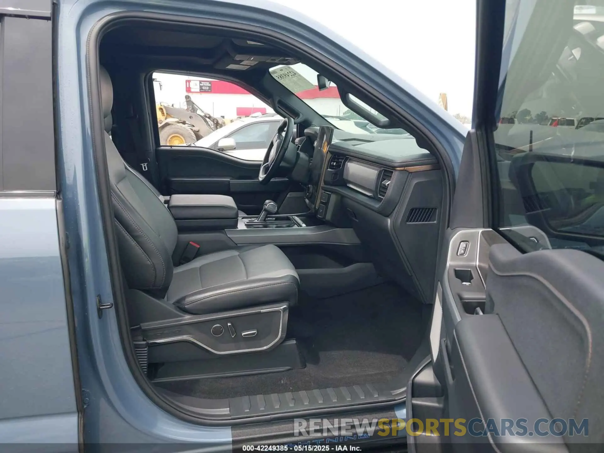 5 Photograph of a damaged car 1FT6W1EVXPWG53591 FORD F-150 LIGHTNING 2023