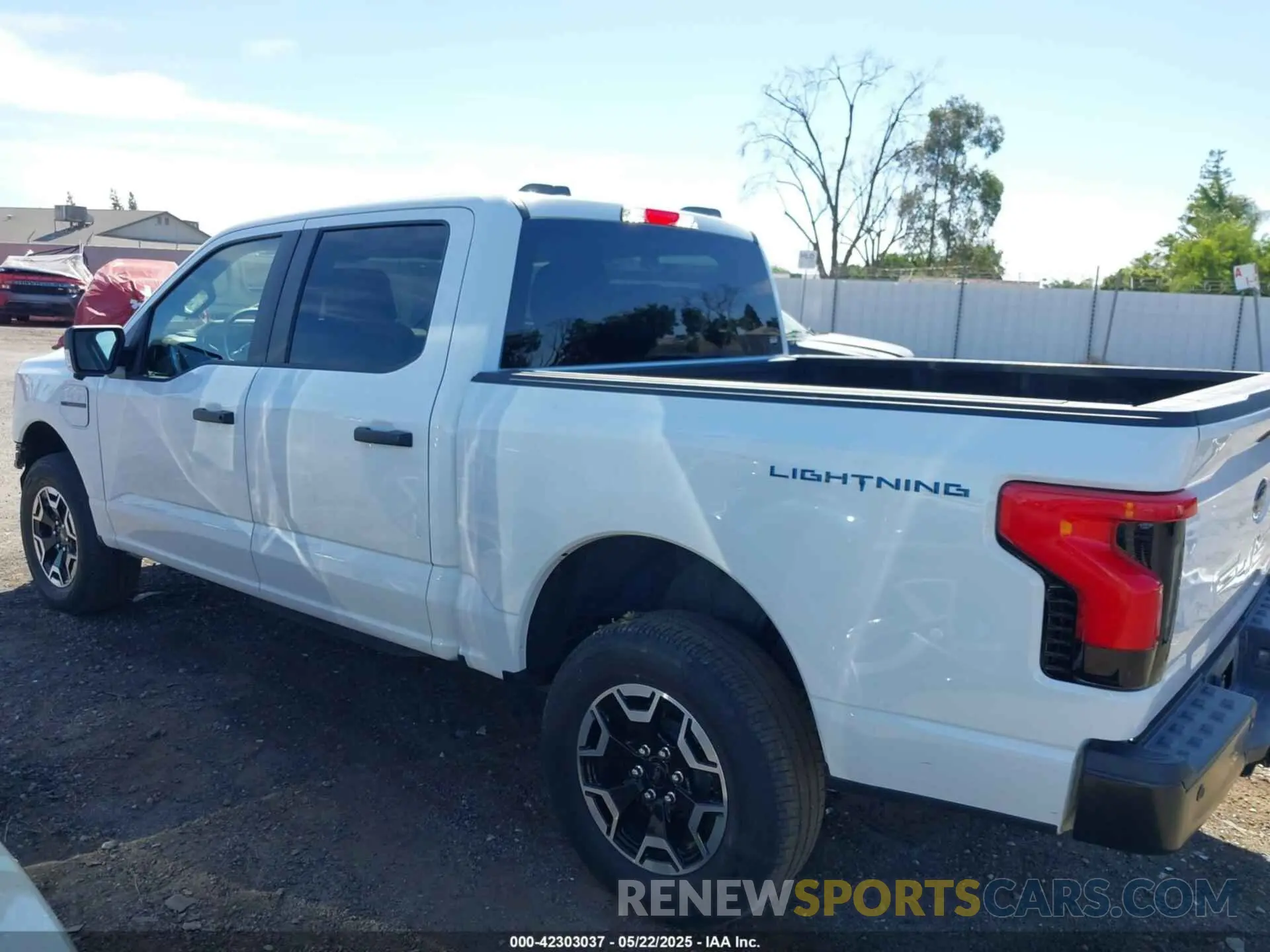 15 Фотография поврежденного автомобиля 1FTVW1EL0PWG13871 FORD F-150 LIGHTNING 2023