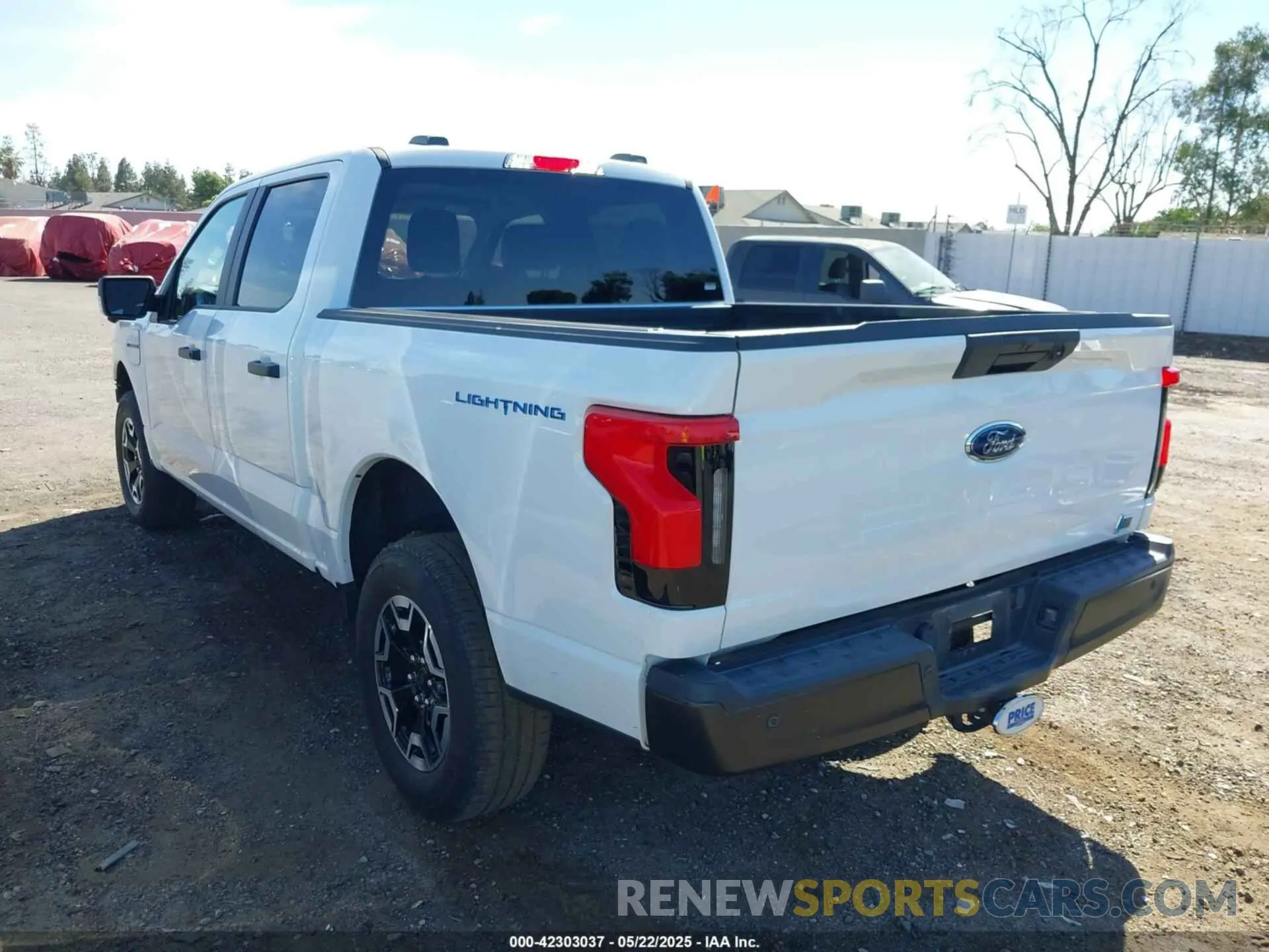 3 Фотография поврежденного автомобиля 1FTVW1EL0PWG13871 FORD F-150 LIGHTNING 2023