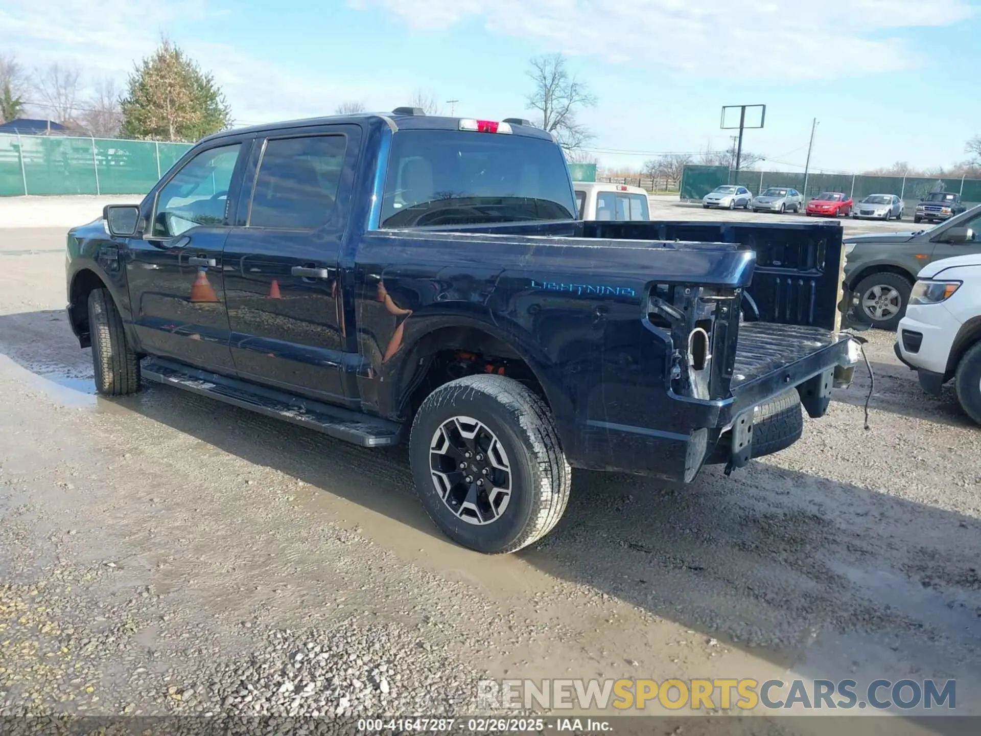 3 Фотография поврежденного автомобиля 1FTVW1EL0PWG28578 FORD F-150 LIGHTNING 2023