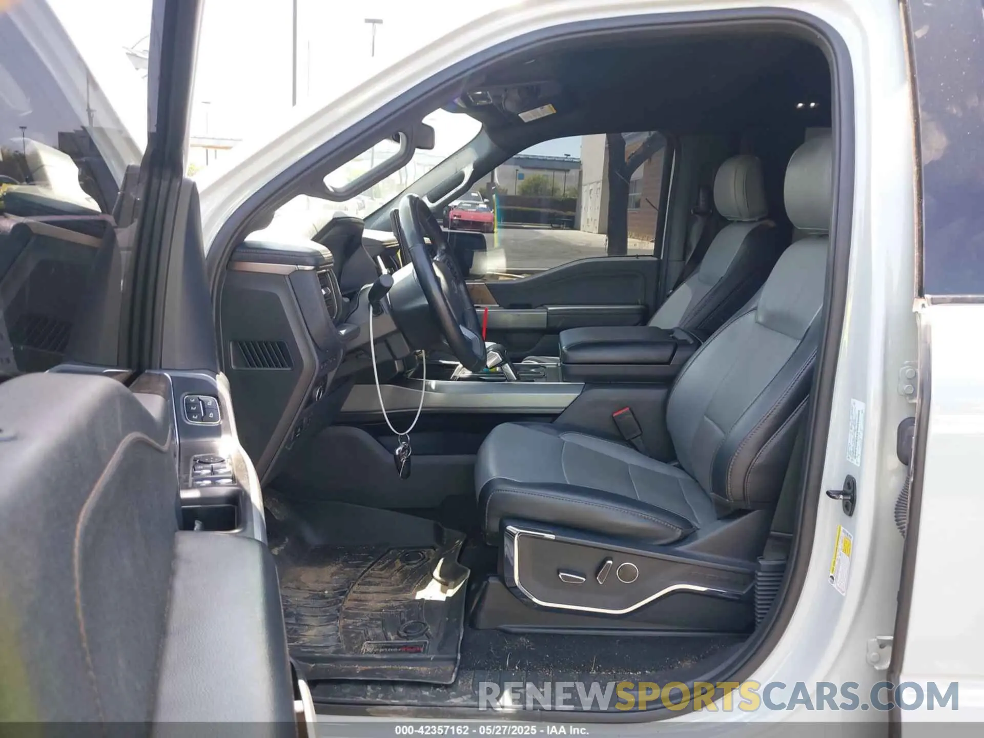 5 Photograph of a damaged car 1FTVW1EL3PWG20829 FORD F-150 LIGHTNING 2023