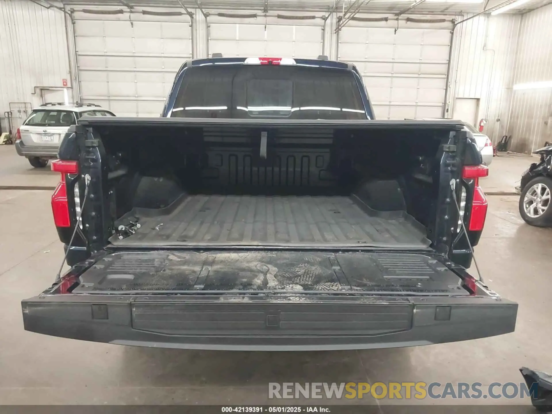 17 Photograph of a damaged car 1FTVW1EL4PWG22900 FORD F-150 LIGHTNING 2023