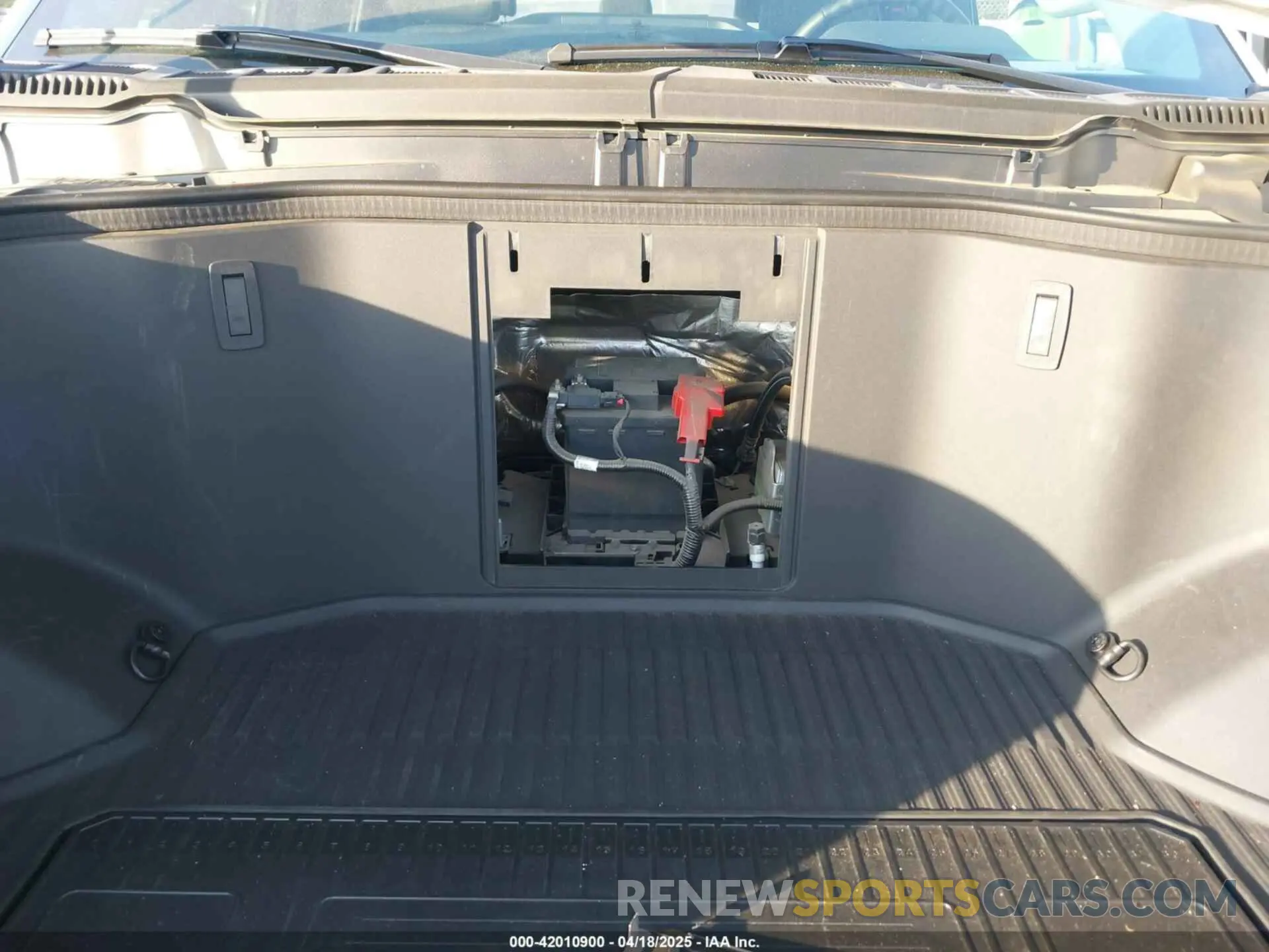 10 Photograph of a damaged car 1FTVW1EL6PWG34059 FORD F-150 LIGHTNING 2023