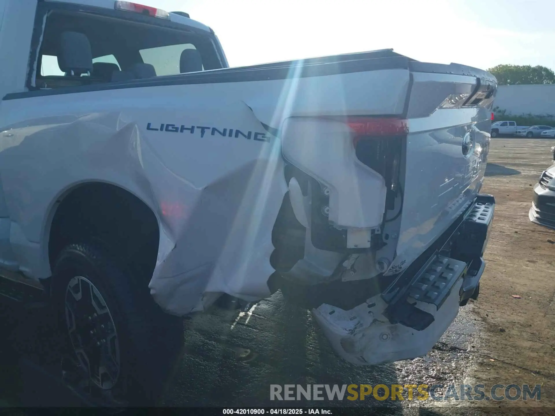 6 Photograph of a damaged car 1FTVW1EL6PWG34059 FORD F-150 LIGHTNING 2023
