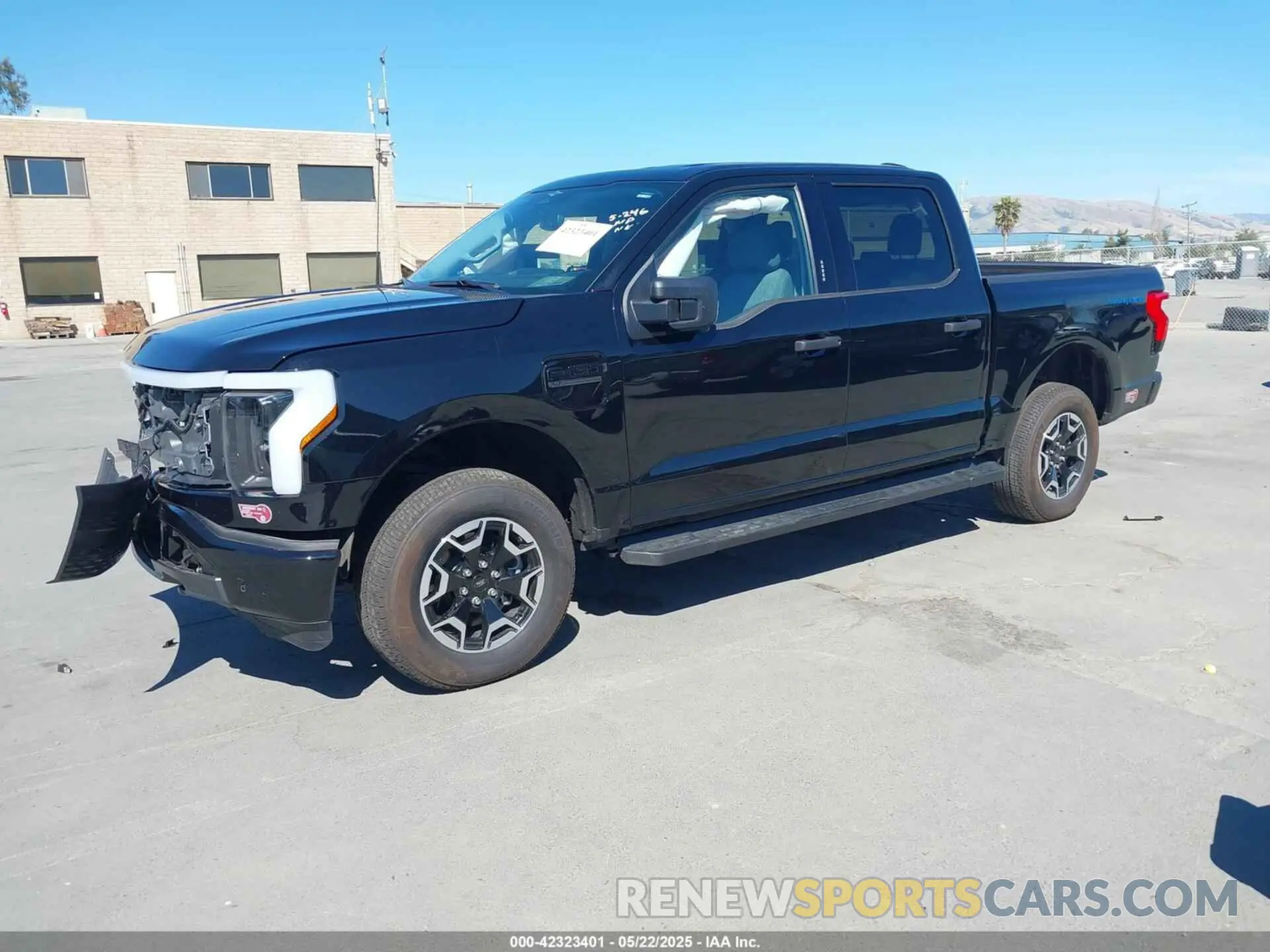 2 Фотография поврежденного автомобиля 1FTVW1EL6PWG60080 FORD F-150 LIGHTNING 2023