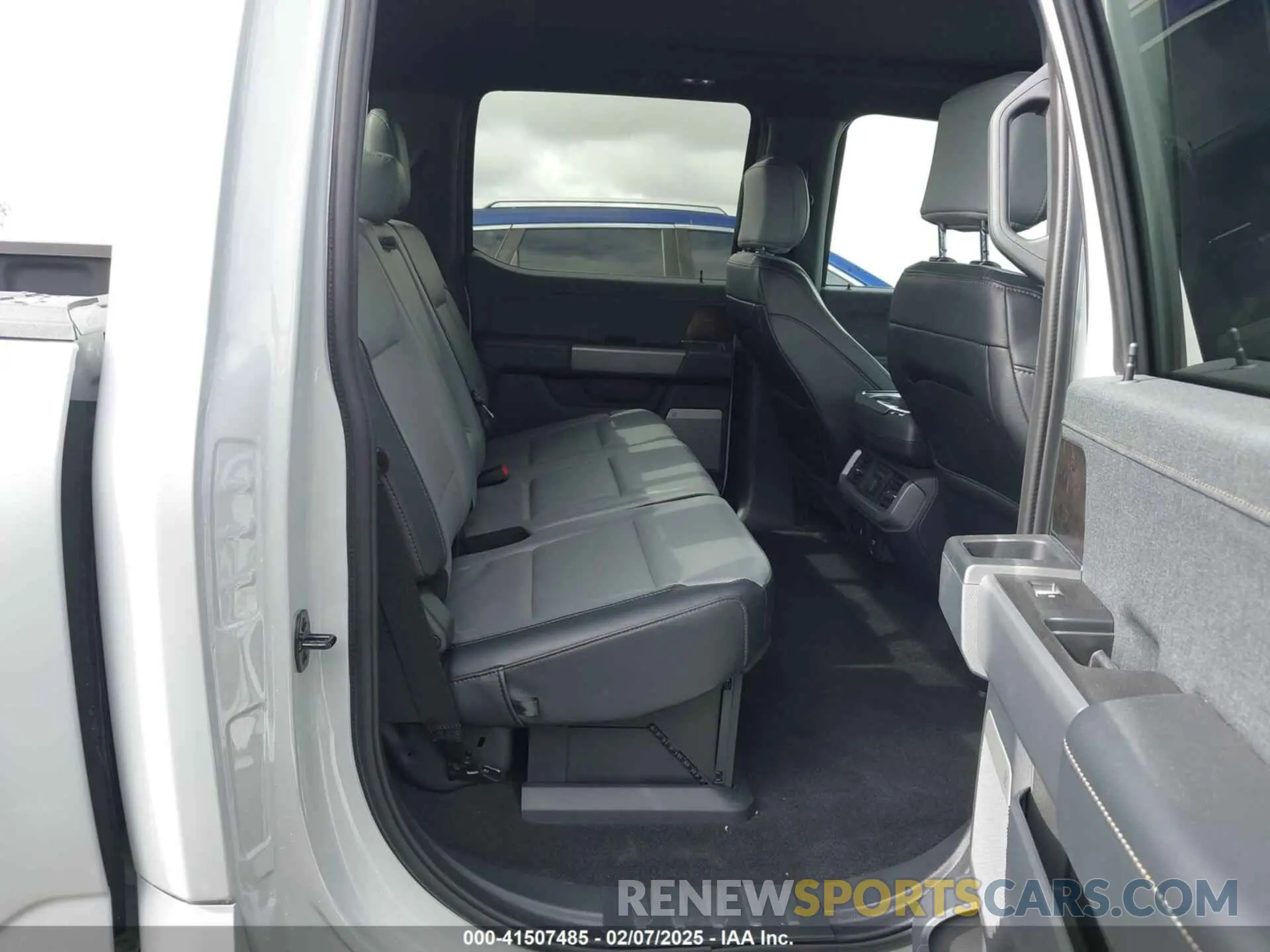 8 Фотография поврежденного автомобиля 1FTVW1EV3PWG60491 FORD F-150 LIGHTNING 2023