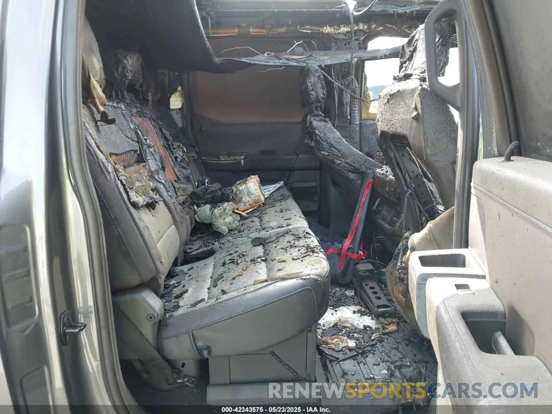 7 Photograph of a damaged car 1FTVW1EV5PWG19585 FORD F-150 LIGHTNING 2023