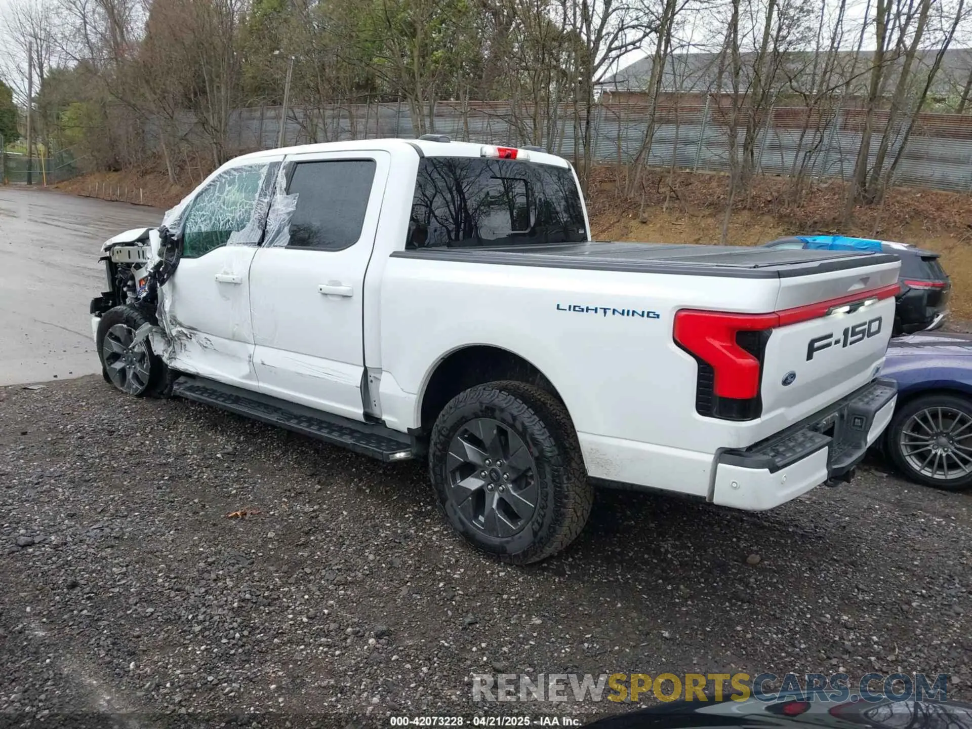 3 Фотография поврежденного автомобиля 1FTVW1EVXPWG27360 FORD F-150 LIGHTNING 2023