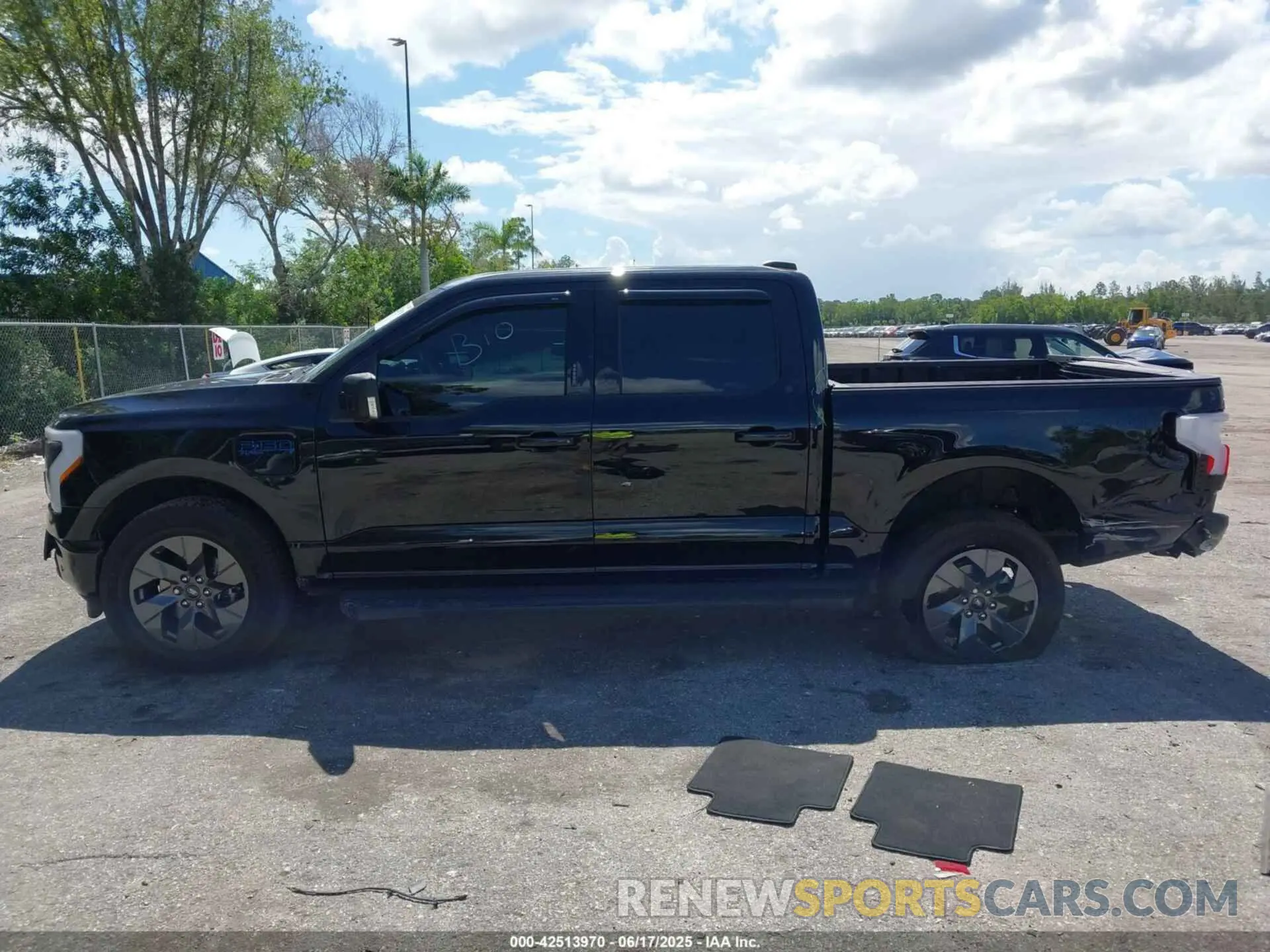 14 Фотография поврежденного автомобиля 1FT6W3L71RWG32177 FORD F-150 LIGHTNING 2024