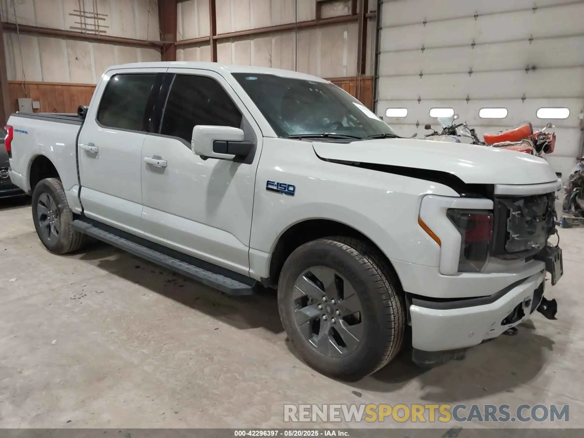 1 Фотография поврежденного автомобиля 1FT6W5L72RWG24374 FORD F-150 LIGHTNING 2024