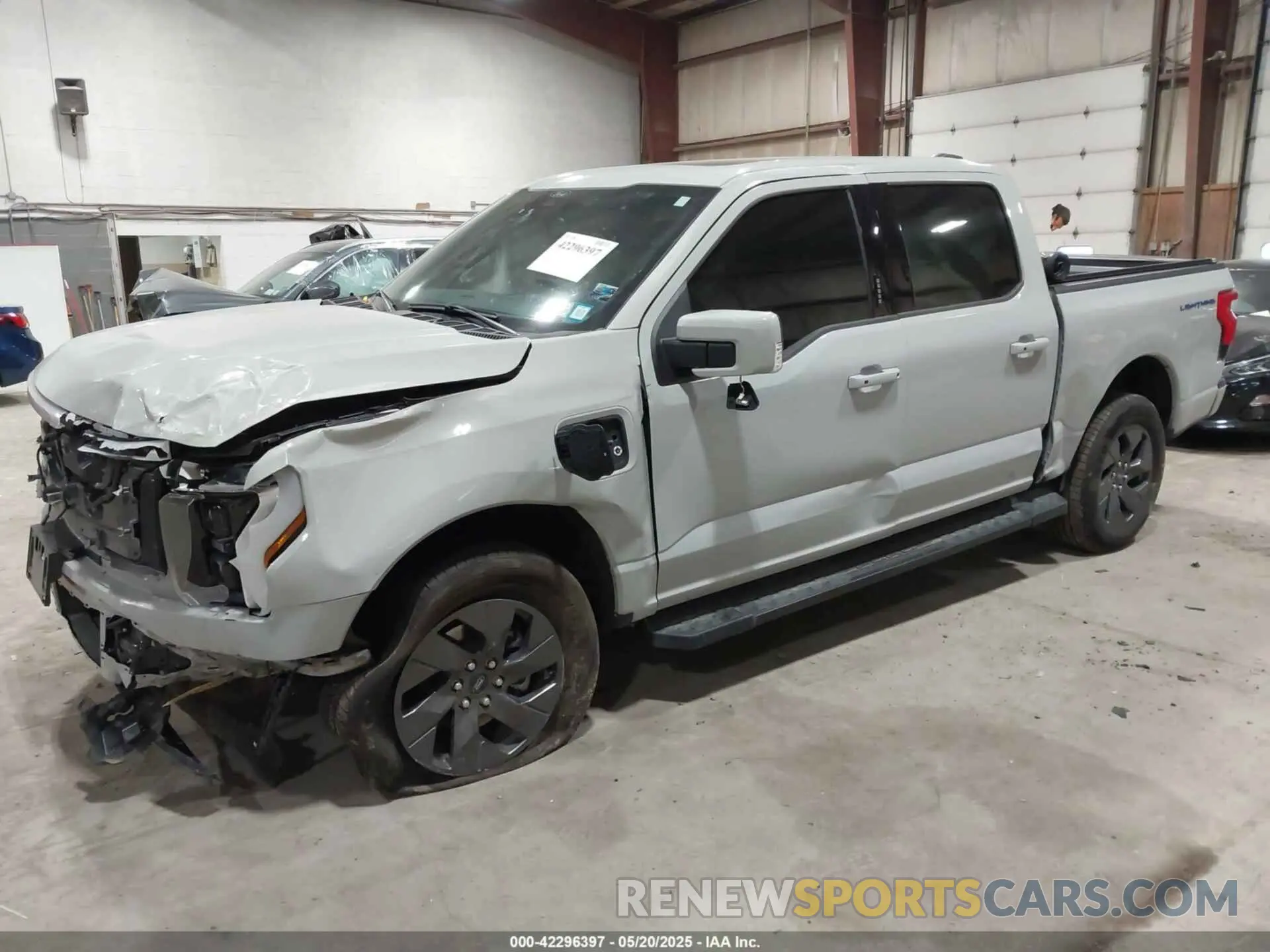 2 Фотография поврежденного автомобиля 1FT6W5L72RWG24374 FORD F-150 LIGHTNING 2024