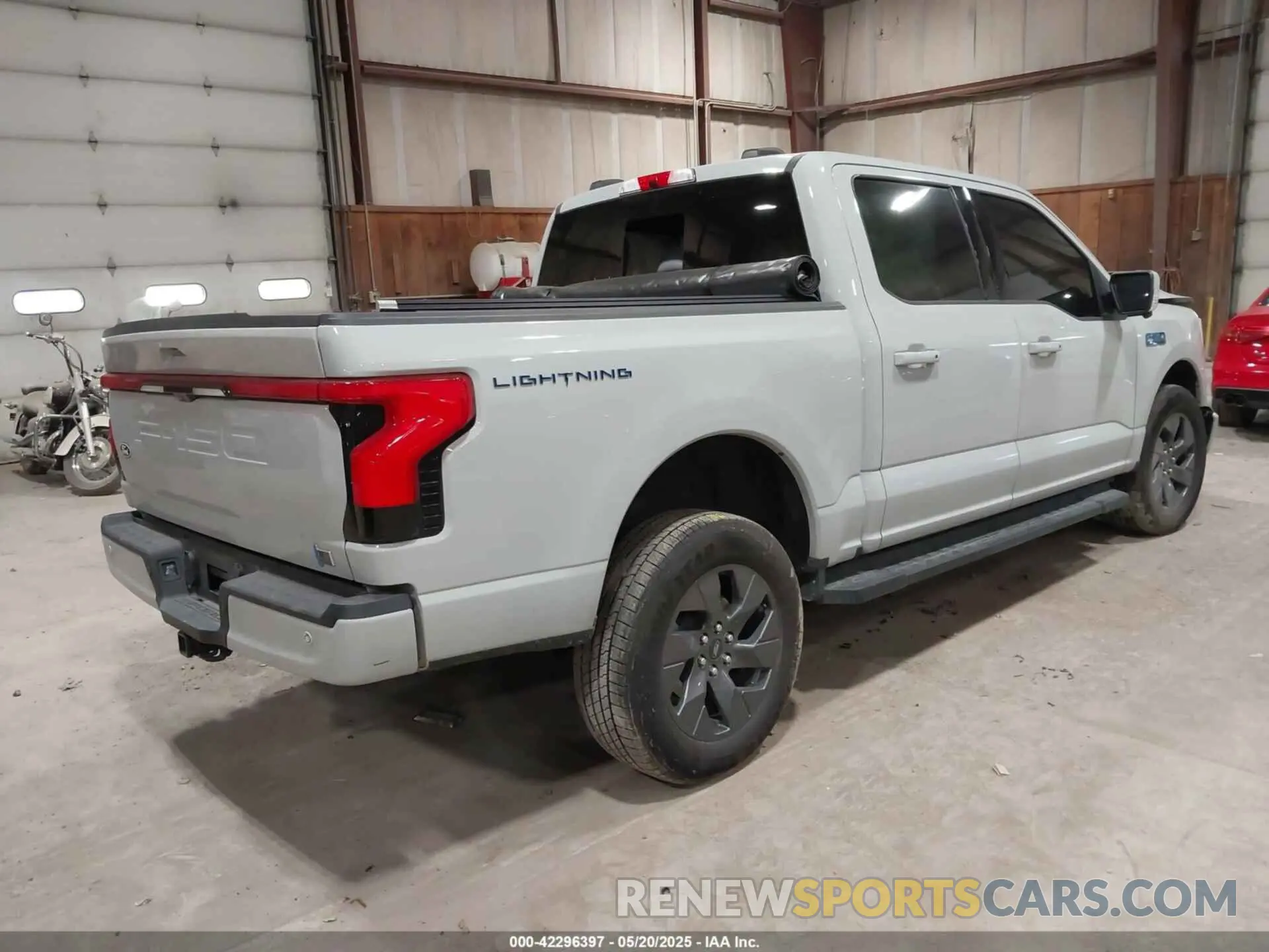 4 Фотография поврежденного автомобиля 1FT6W5L72RWG24374 FORD F-150 LIGHTNING 2024