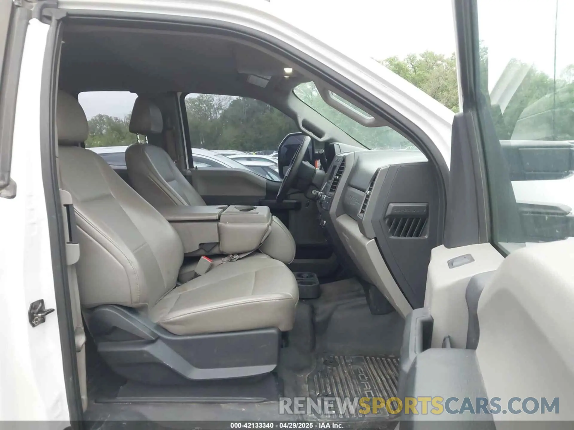 5 Photograph of a damaged car 1FD7X2B60KEC25009 FORD F-250 2019