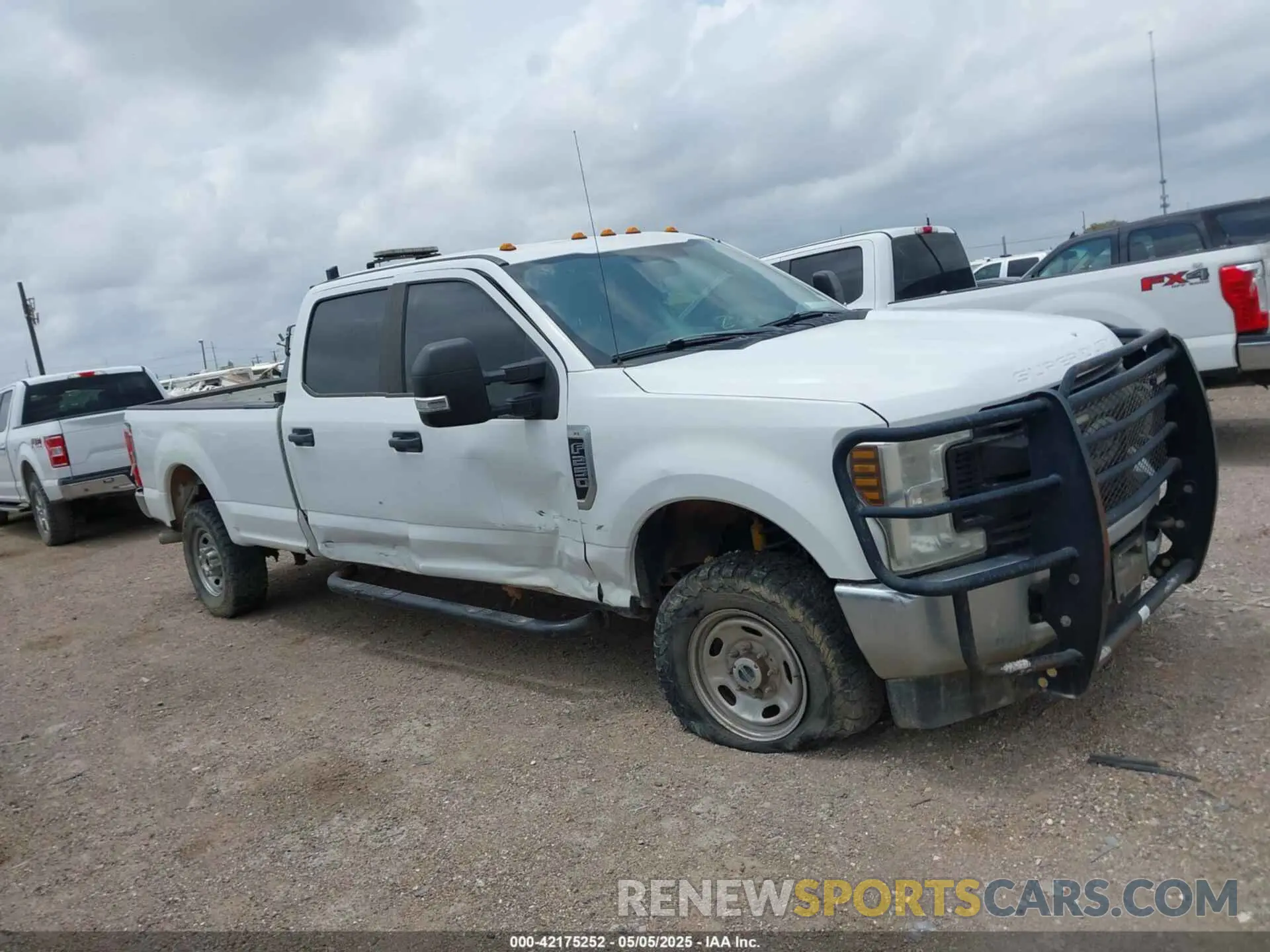 13 Photograph of a damaged car 1FT7W2B60KED14800 FORD F-250 2019