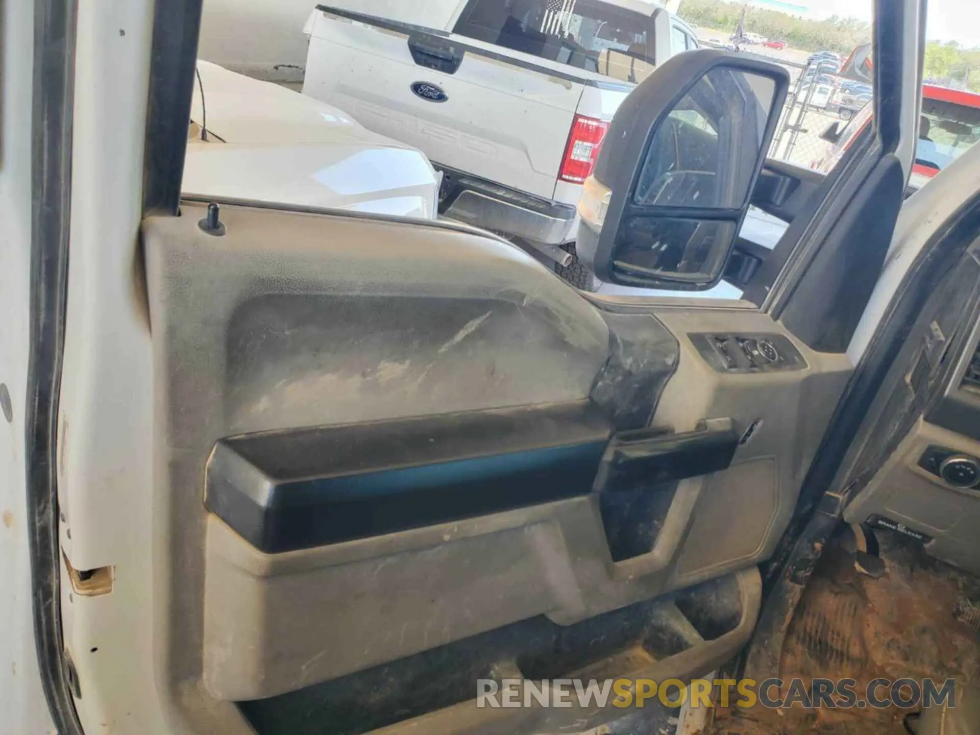 8 Photograph of a damaged car 1FT7W2B60KED86533 FORD F-250 2019