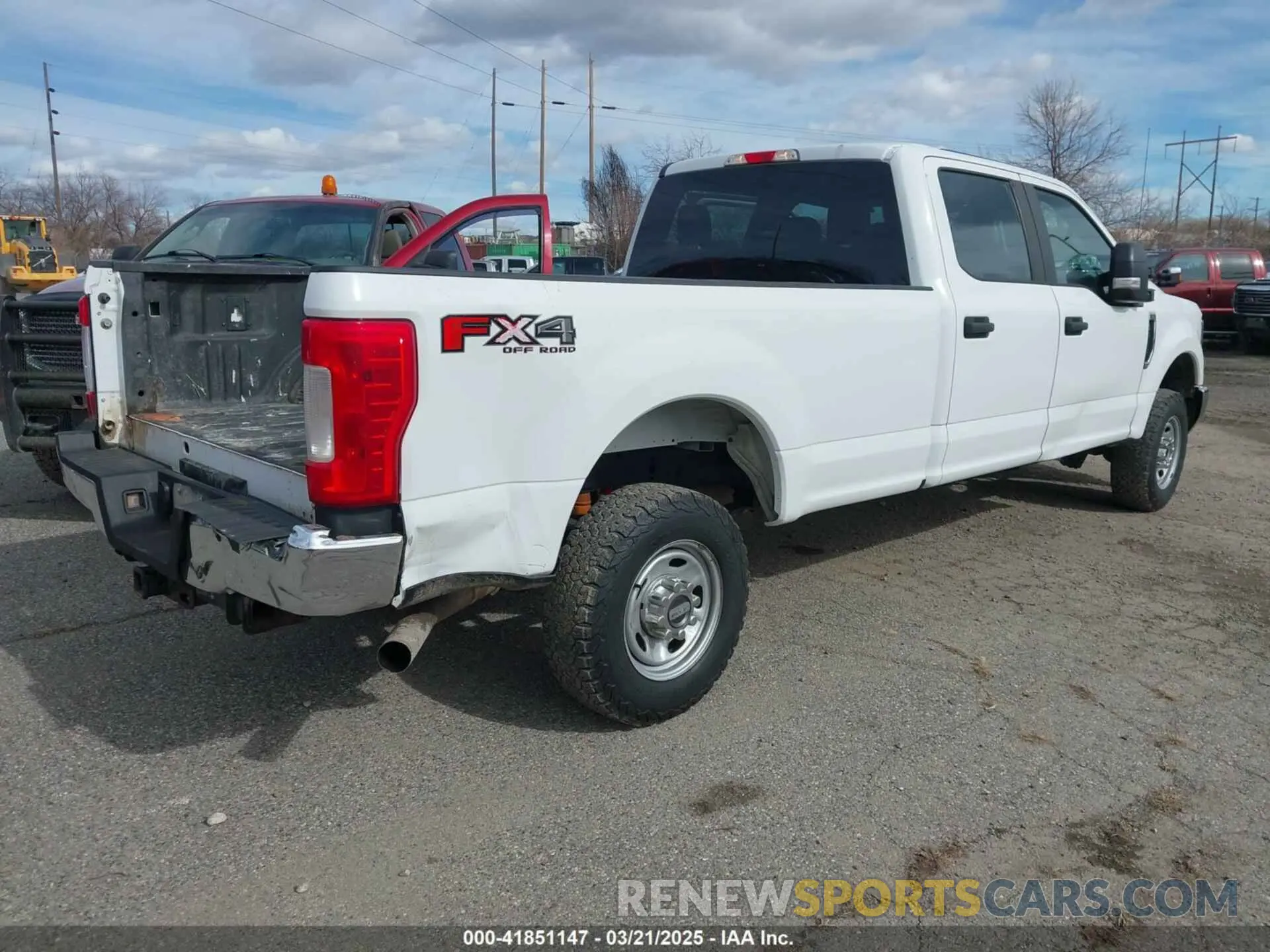 4 Photograph of a damaged car 1FT7W2B60KEF78955 FORD F-250 2019
