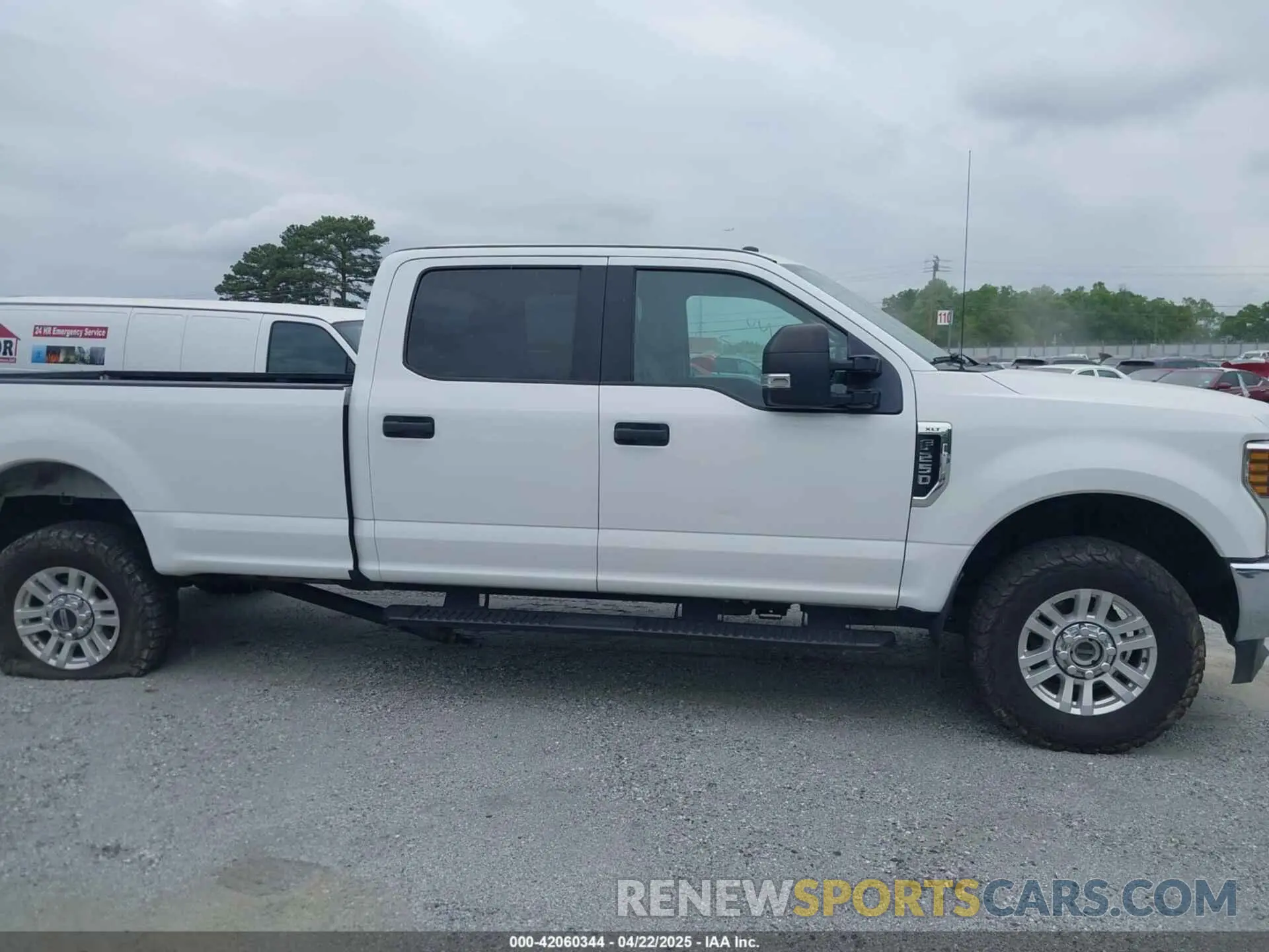 13 Photograph of a damaged car 1FT7W2B60KEG48616 FORD F-250 2019