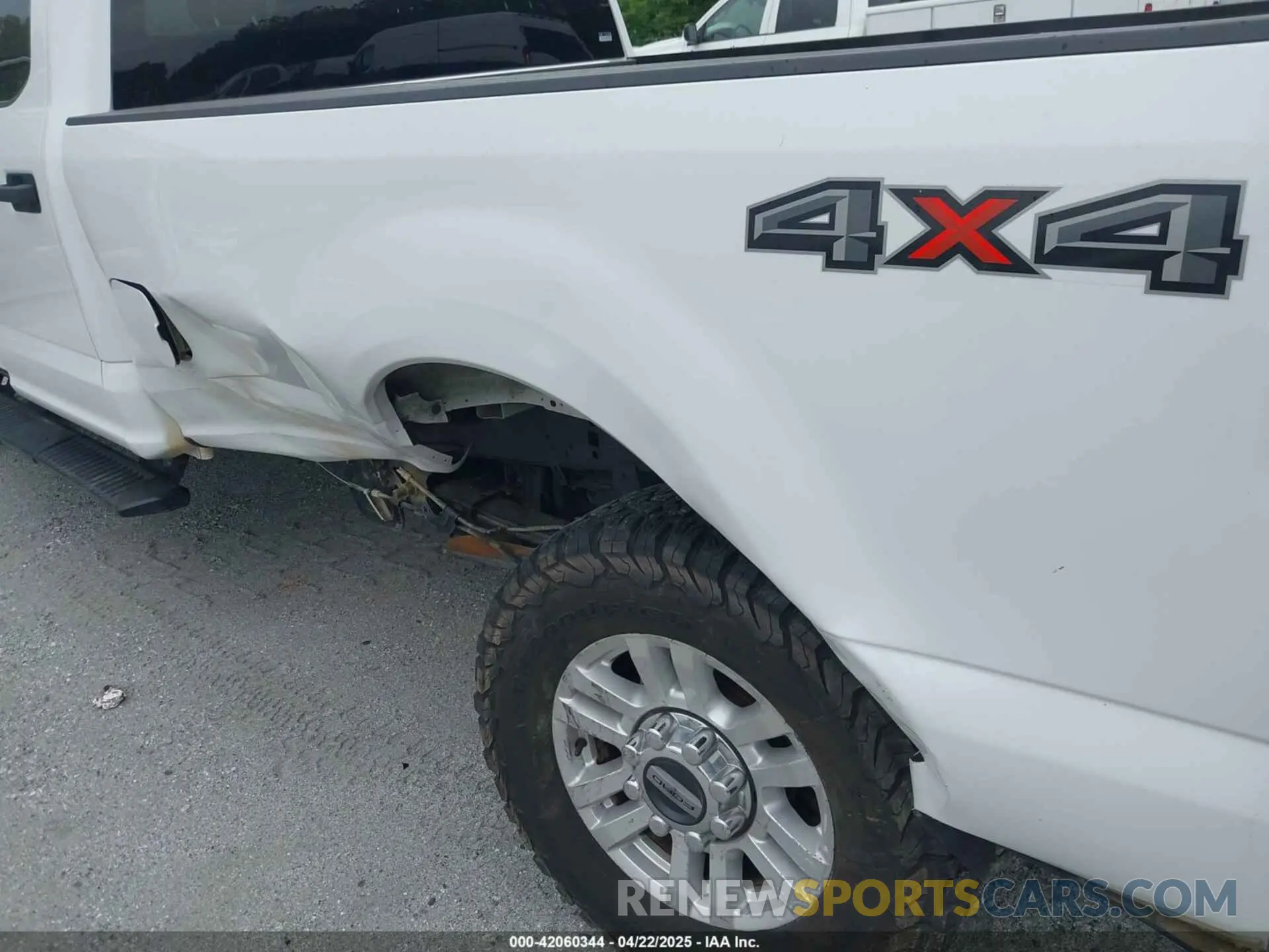 17 Photograph of a damaged car 1FT7W2B60KEG48616 FORD F-250 2019