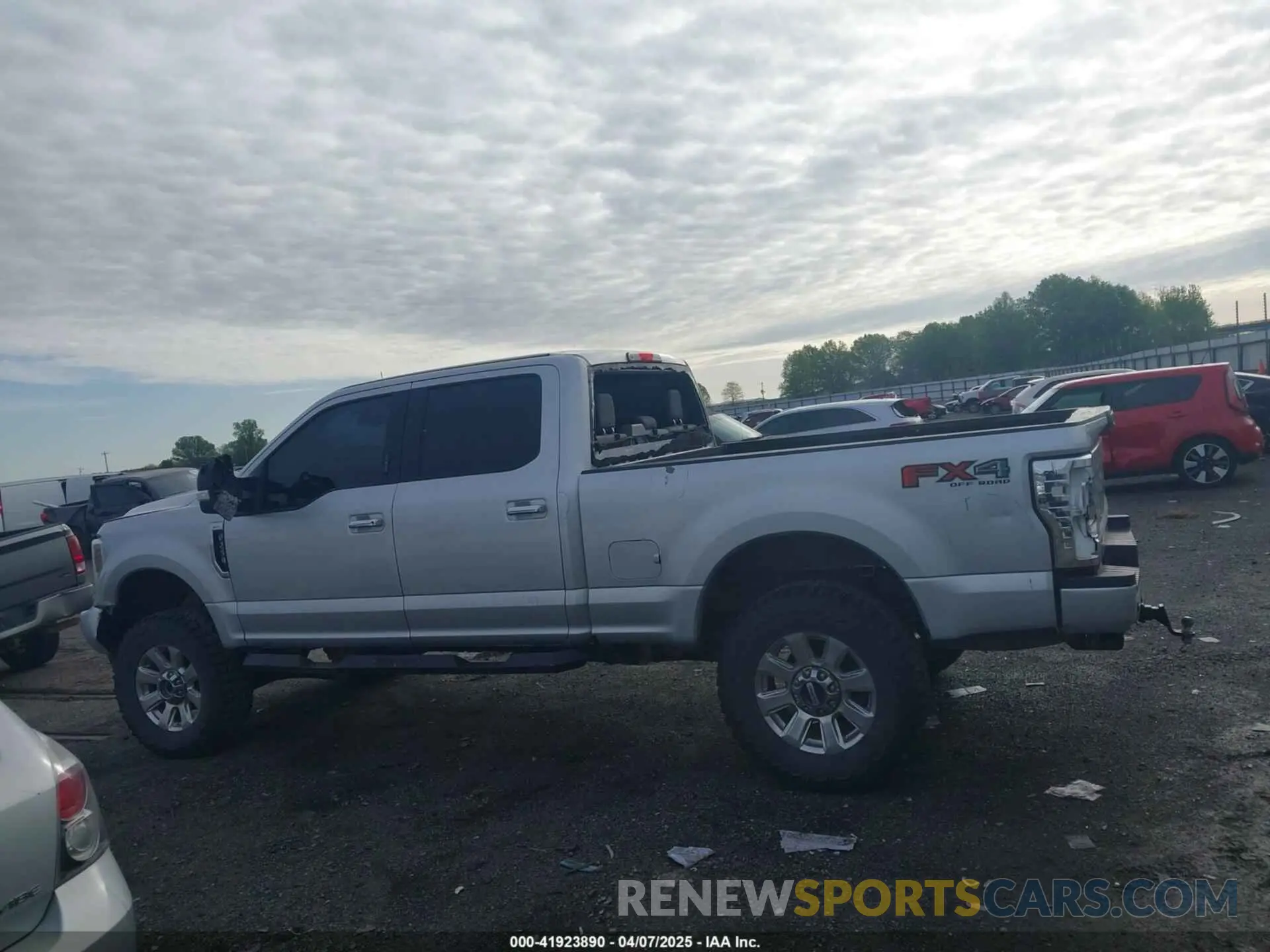 14 Фотография поврежденного автомобиля 1FT7W2B62KED22851 FORD F-250 2019