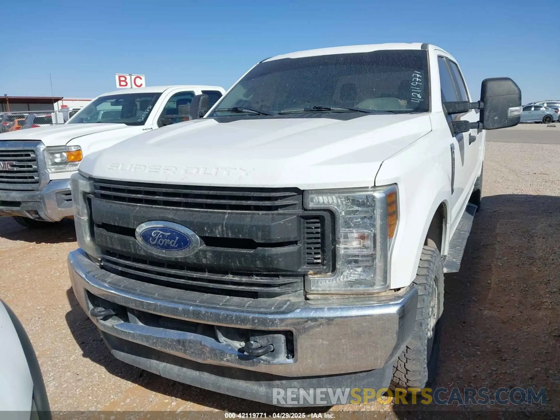 12 Фотография поврежденного автомобиля 1FT7W2B63KEG78824 FORD F-250 2019