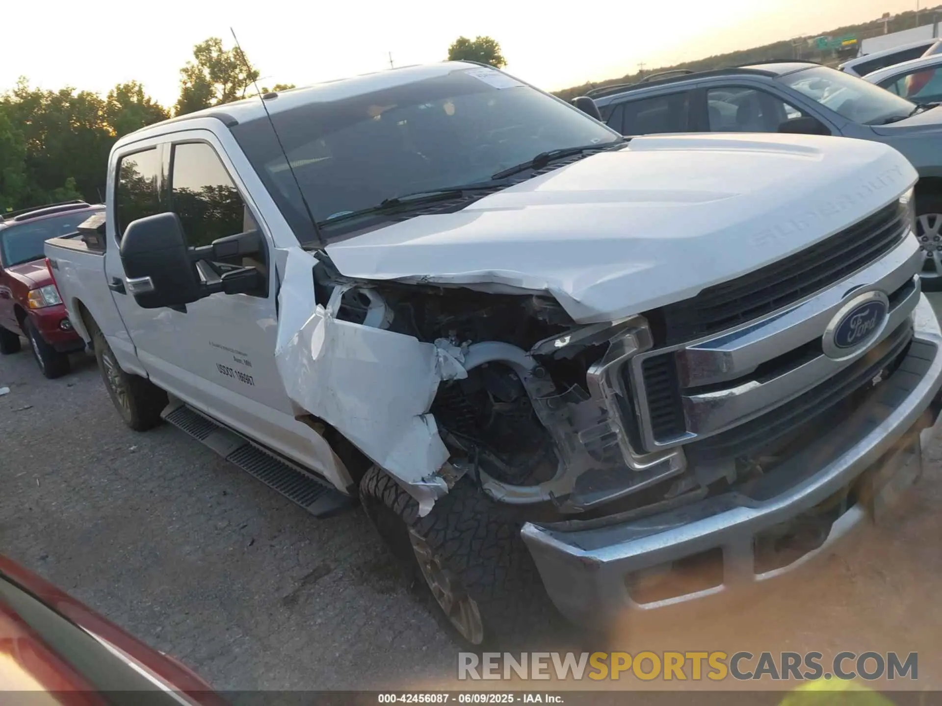 1 Photograph of a damaged car 1FT7W2B63KEG81657 FORD F-250 2019