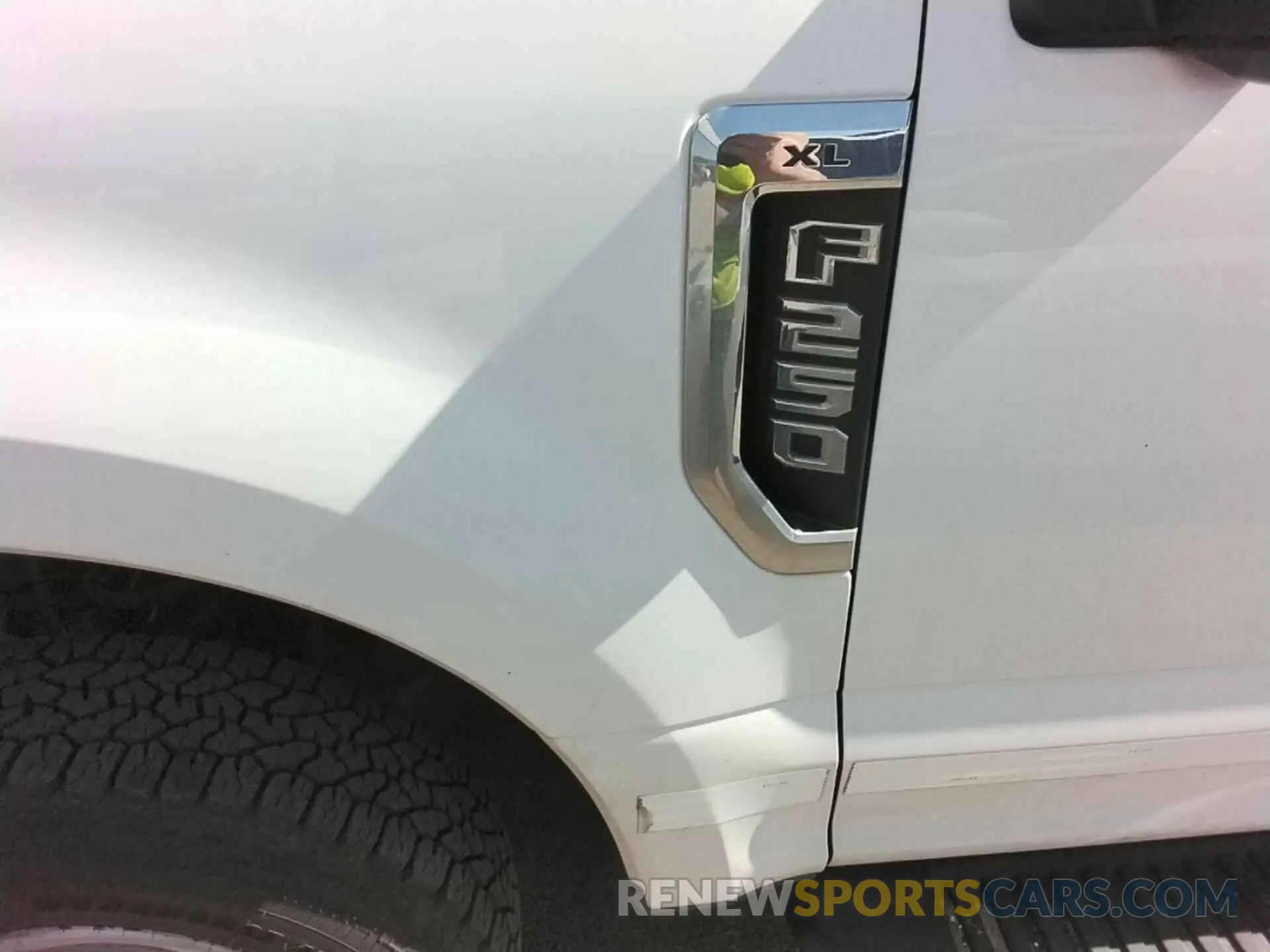 5 Photograph of a damaged car 1FT7W2B66KED04370 FORD F-250 2019