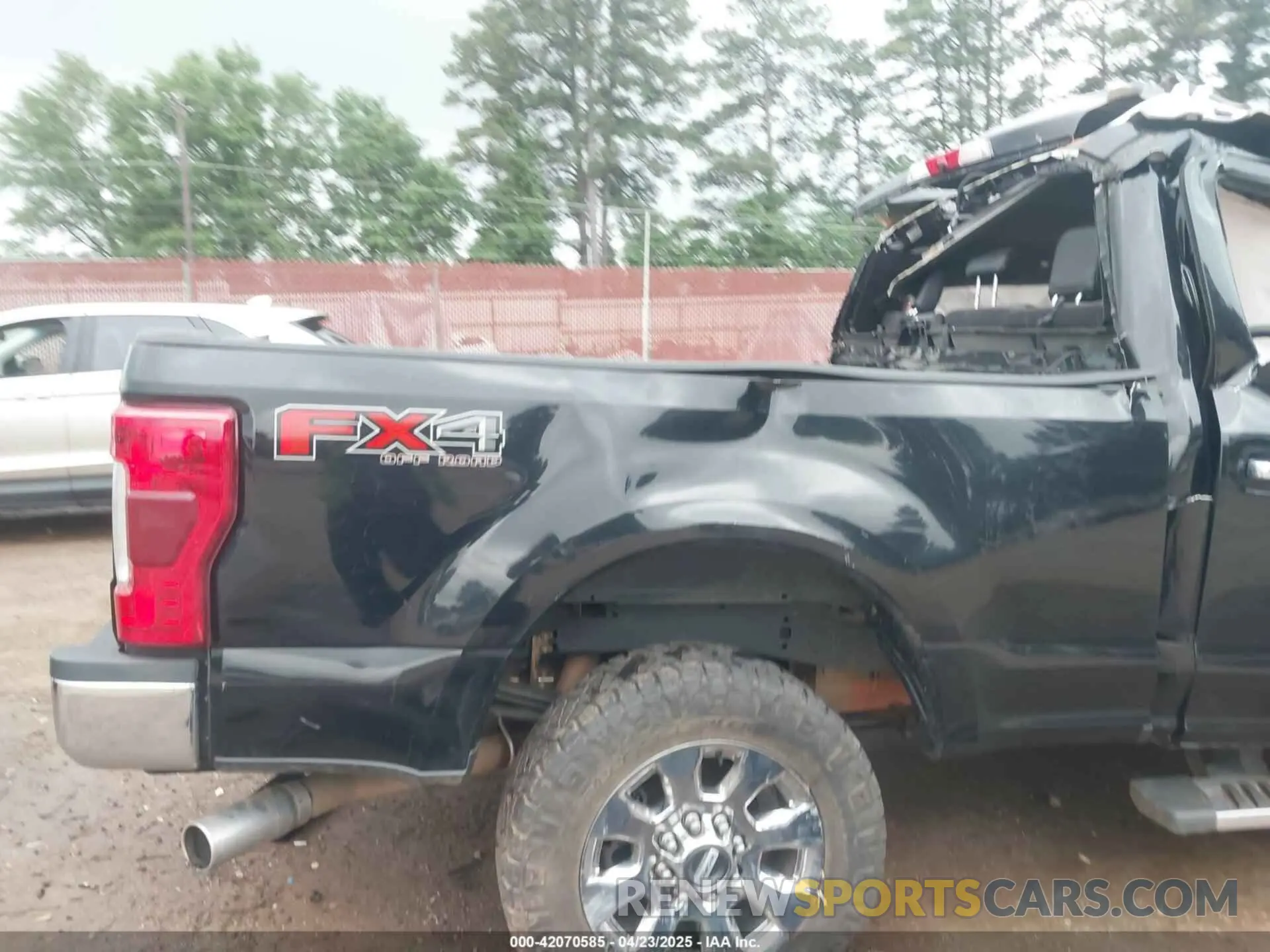 16 Photograph of a damaged car 1FT7W2B6XKEF64755 FORD F-250 2019