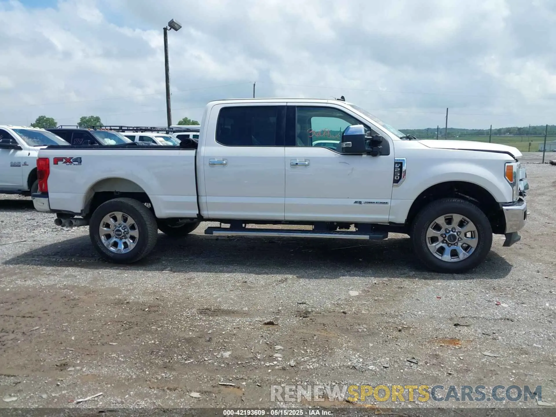 13 Фотография поврежденного автомобиля 1FT7W2BT1KEG35217 FORD F-250 2019
