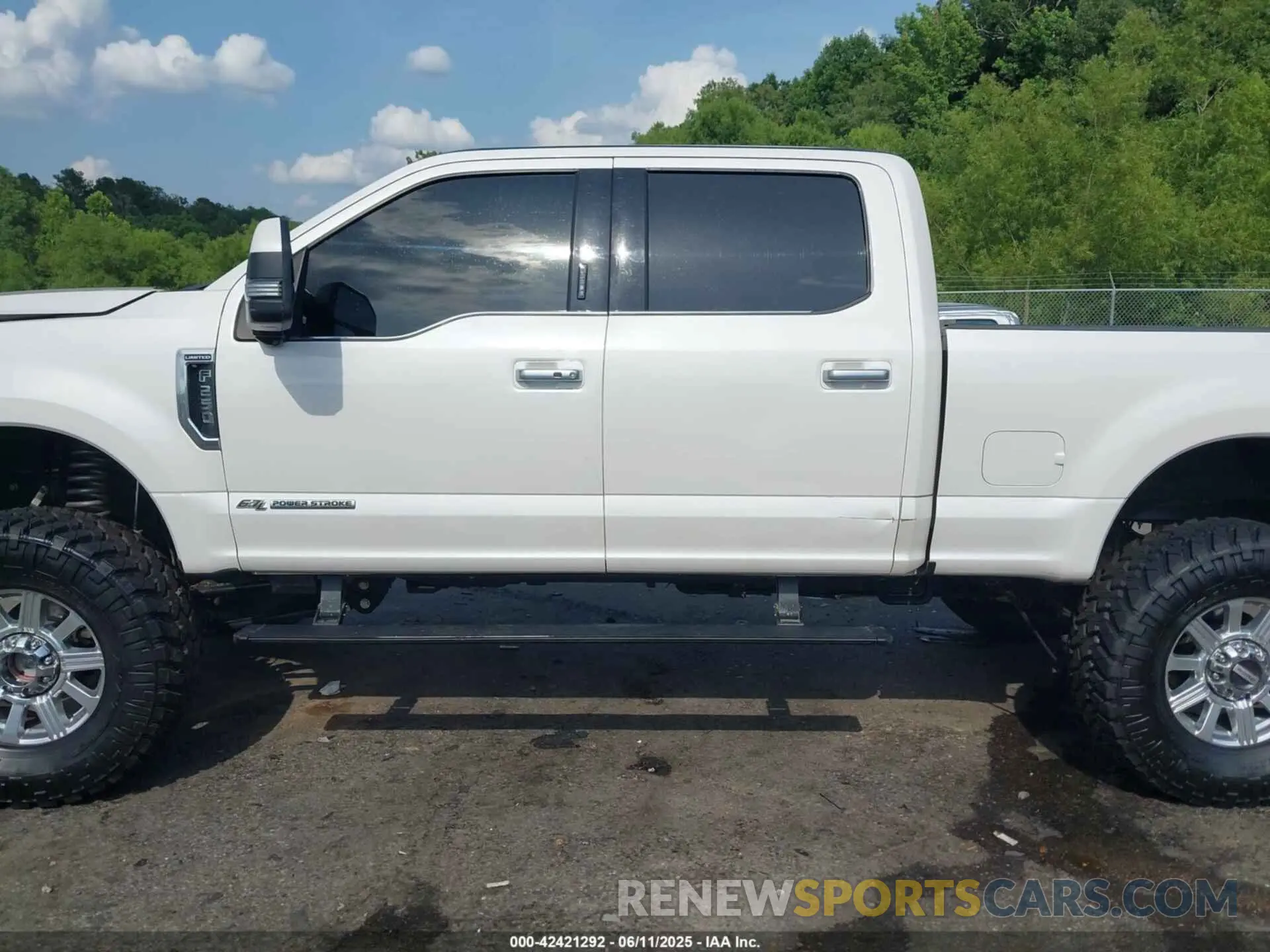14 Photograph of a damaged car 1FT7W2BT2KEF68045 FORD F-250 2019