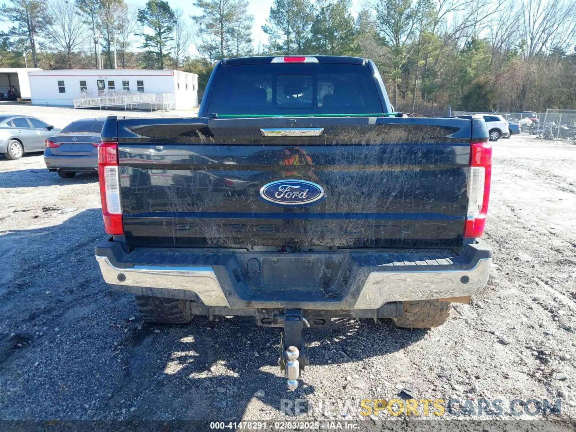 17 Photograph of a damaged car 1FT7W2BT3KEE65605 FORD F-250 2019