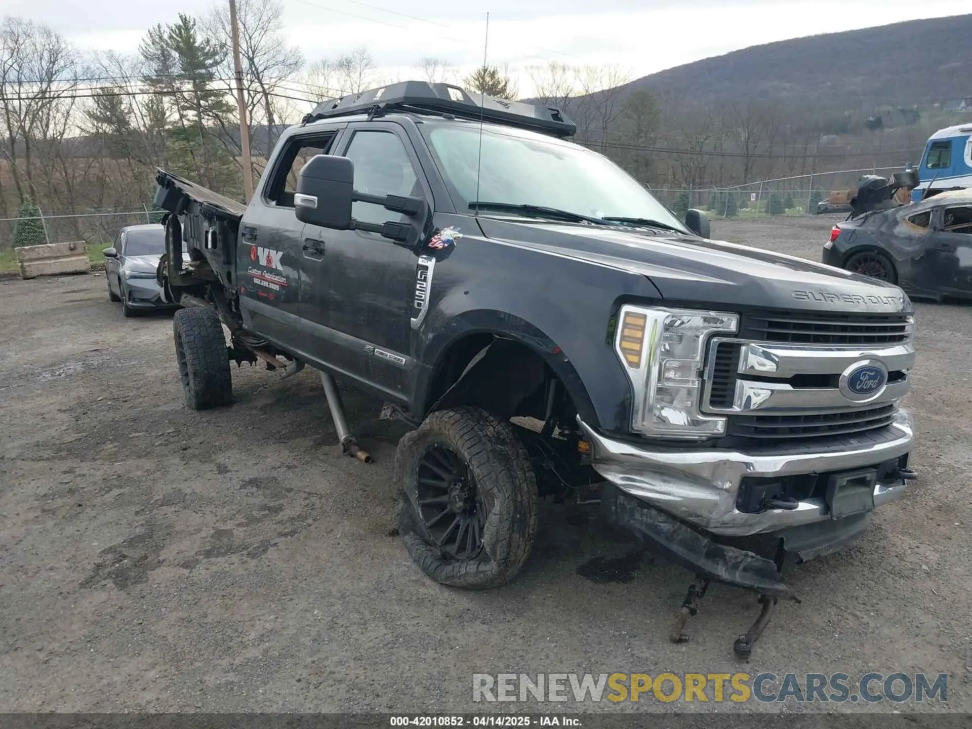 1 Photograph of a damaged car 1FT7W2BT3KEF51447 FORD F-250 2019