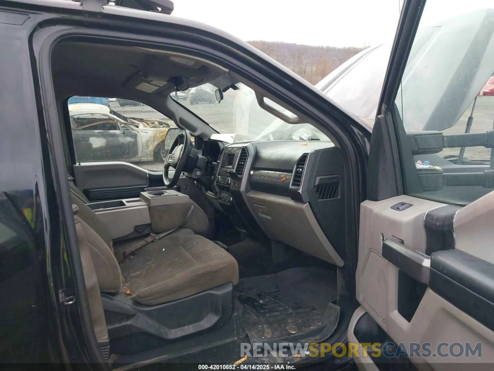 5 Photograph of a damaged car 1FT7W2BT3KEF51447 FORD F-250 2019