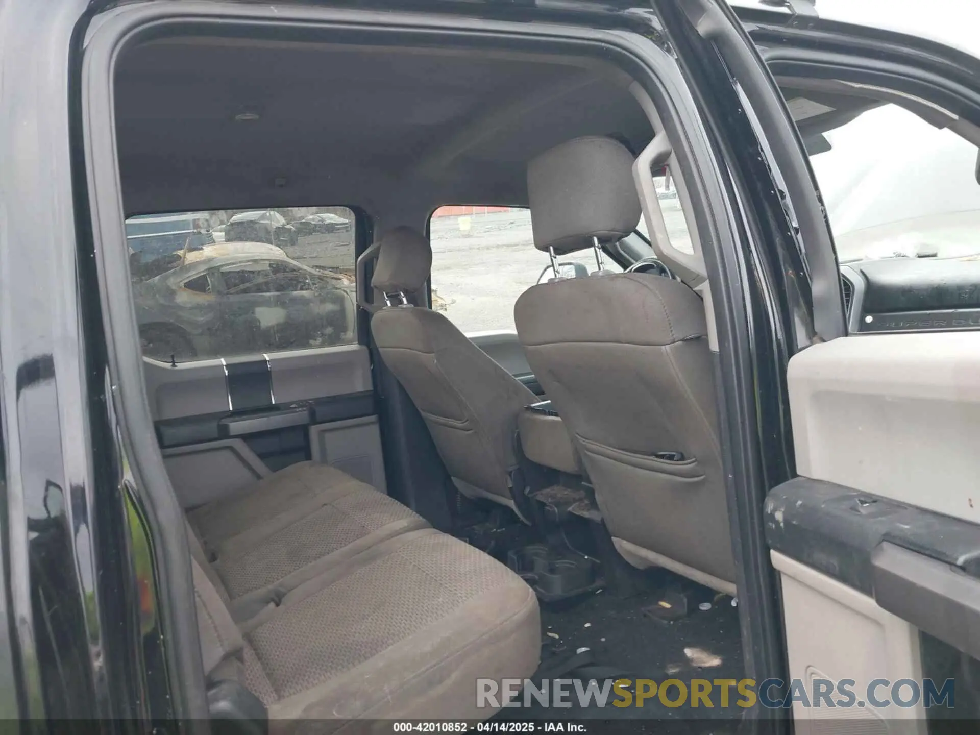 8 Photograph of a damaged car 1FT7W2BT3KEF51447 FORD F-250 2019