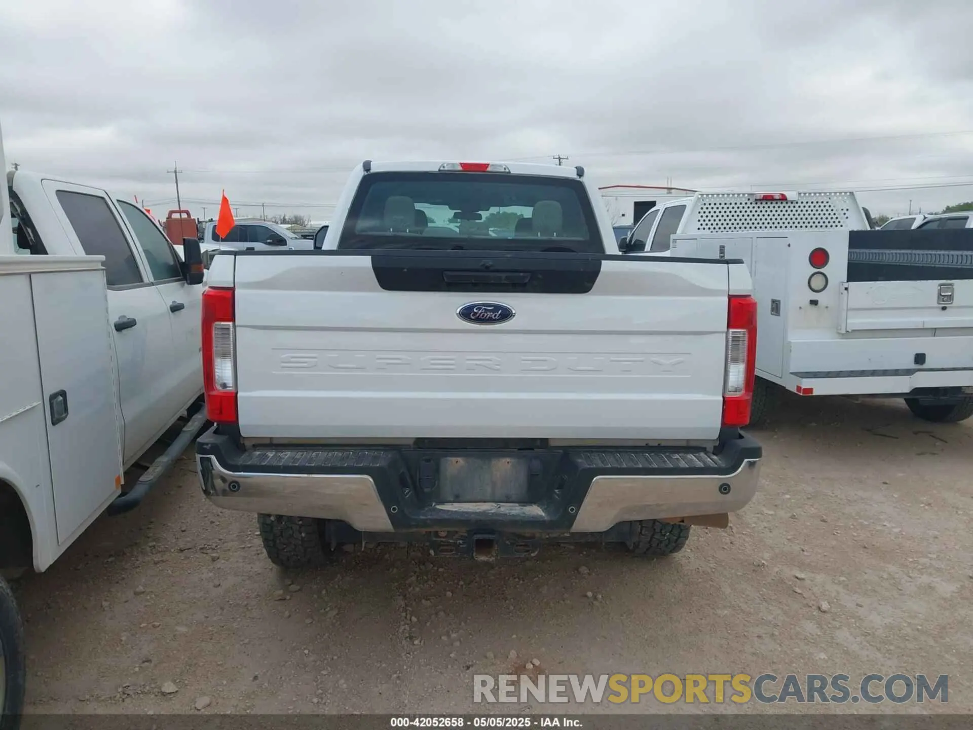 16 Фотография поврежденного автомобиля 1FT7W2BT4KEC10641 FORD F-250 2019