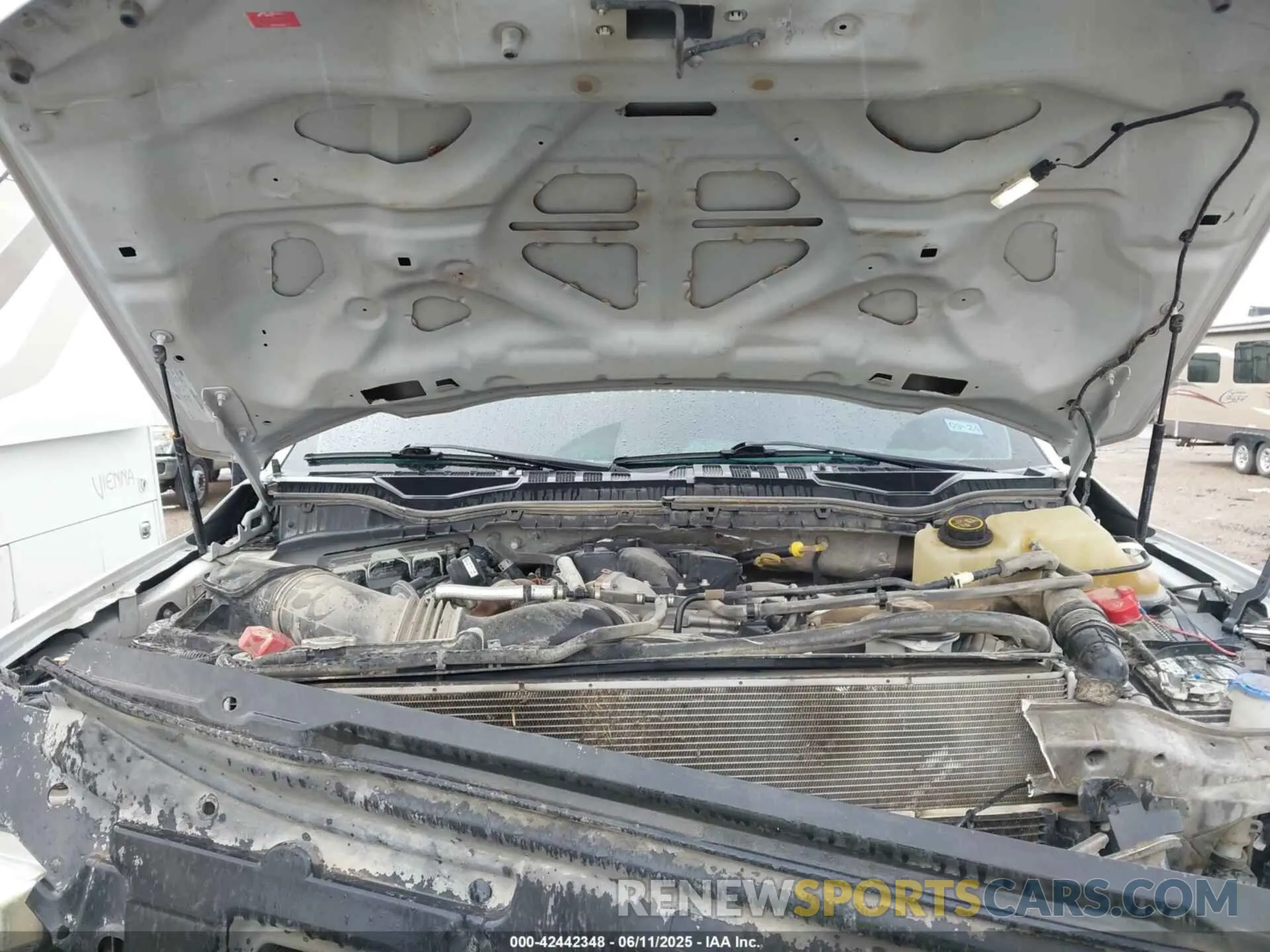 10 Photograph of a damaged car 1FT7W2BT5KEG10868 FORD F-250 2019