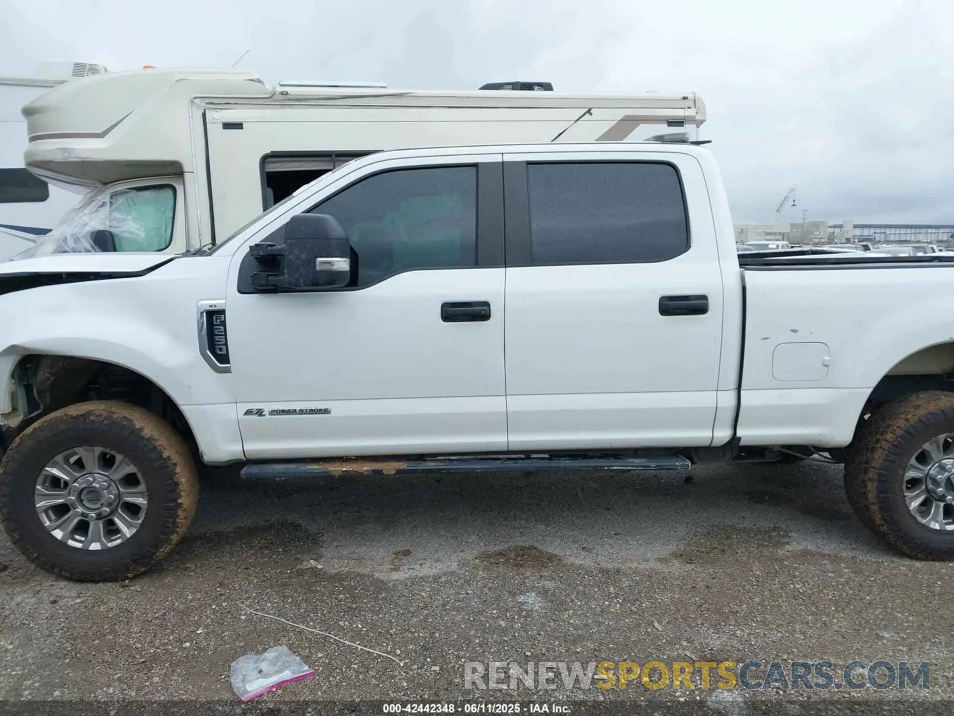 14 Photograph of a damaged car 1FT7W2BT5KEG10868 FORD F-250 2019
