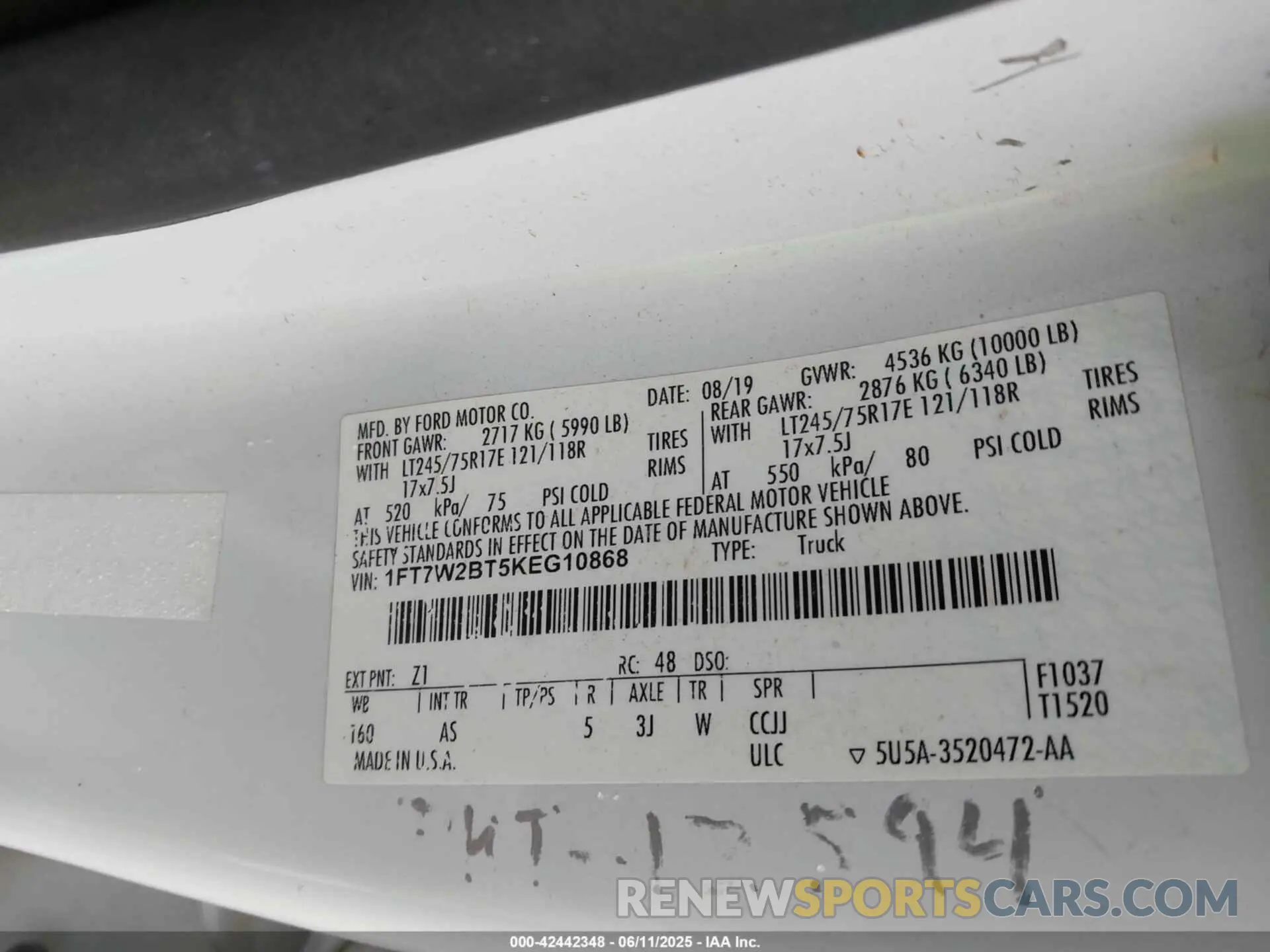 9 Photograph of a damaged car 1FT7W2BT5KEG10868 FORD F-250 2019