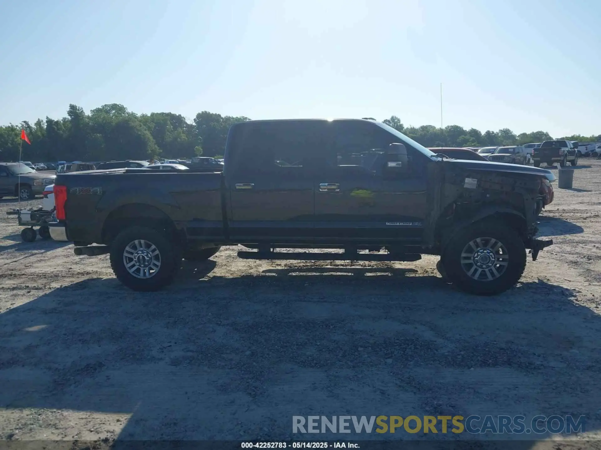 13 Photograph of a damaged car 1FT7W2BT6KEC40305 FORD F-250 2019