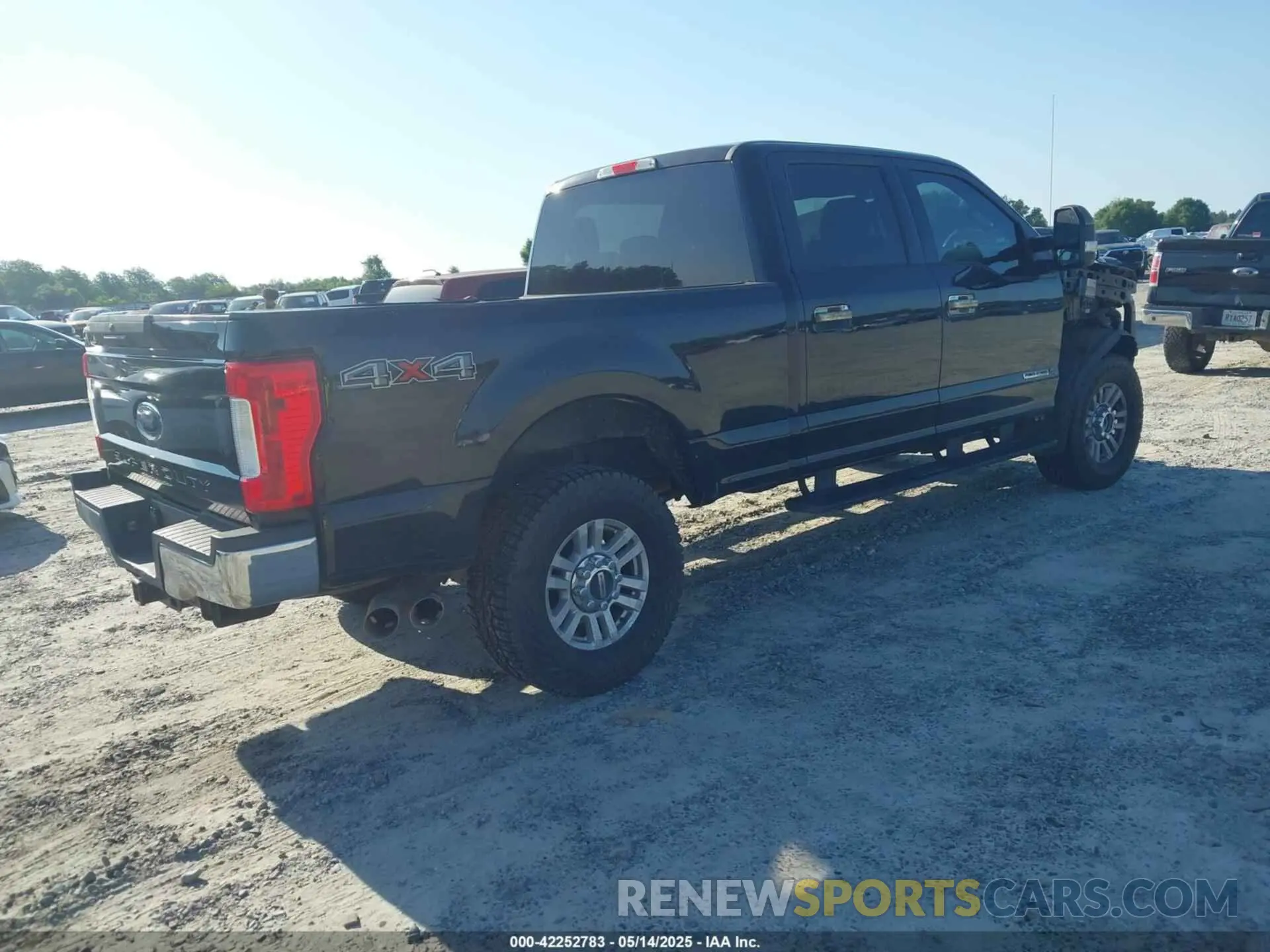 4 Photograph of a damaged car 1FT7W2BT6KEC40305 FORD F-250 2019