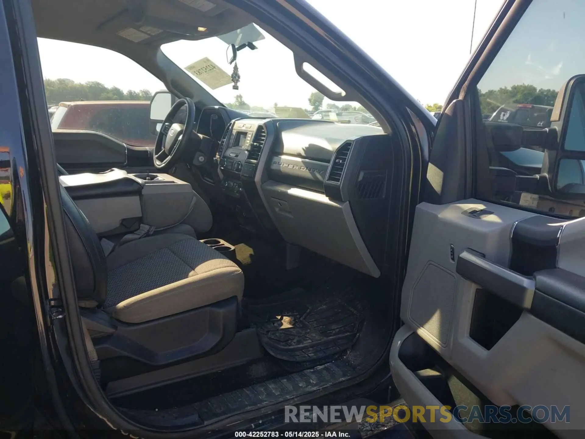 5 Photograph of a damaged car 1FT7W2BT6KEC40305 FORD F-250 2019