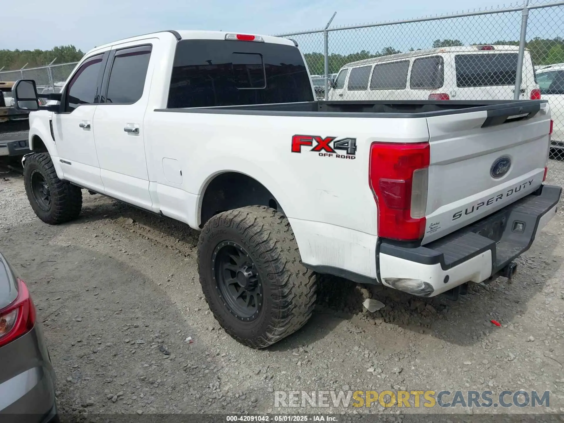 3 Photograph of a damaged car 1FT7W2BT6KEC56780 FORD F-250 2019