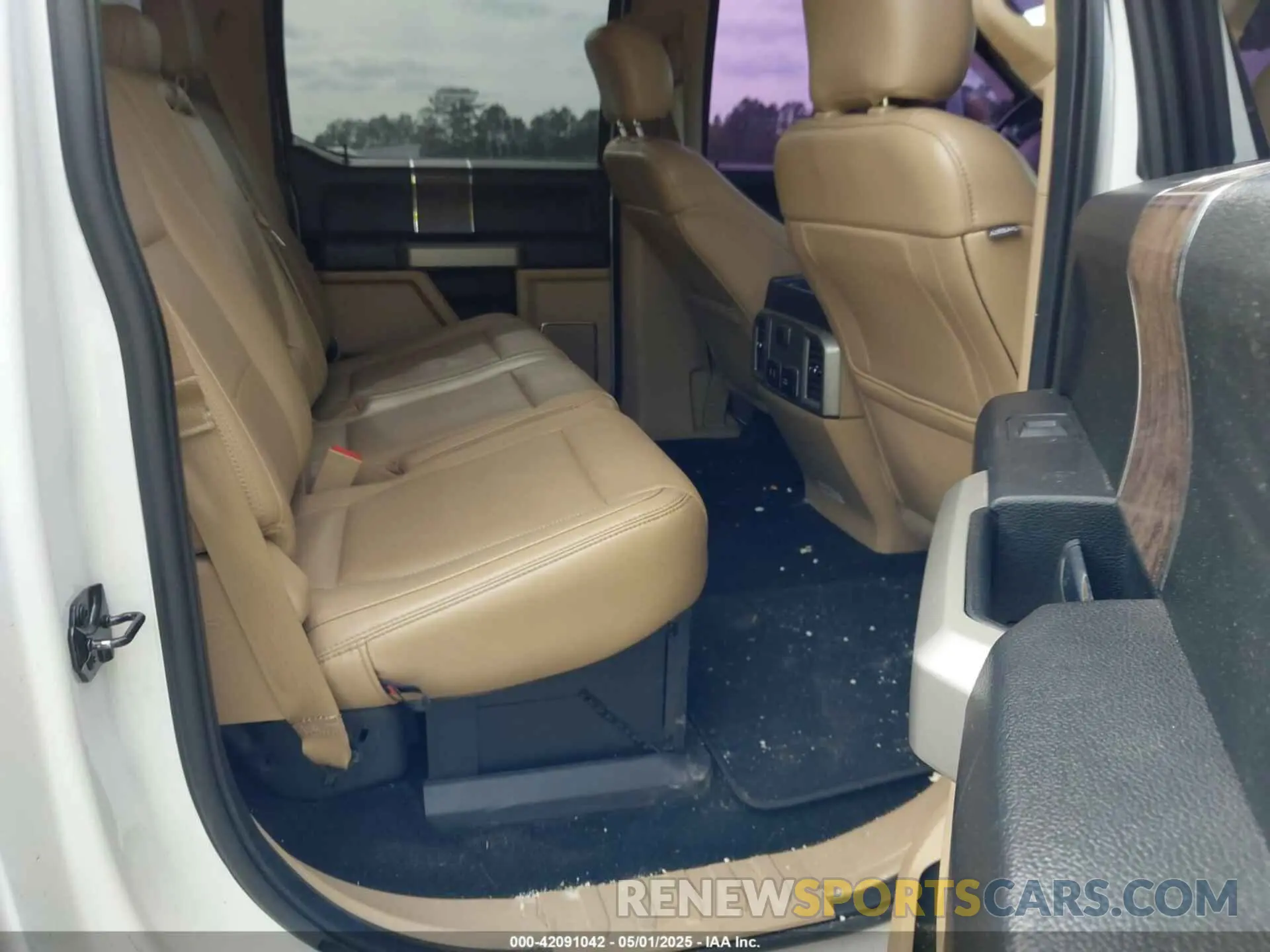 5 Photograph of a damaged car 1FT7W2BT6KEC56780 FORD F-250 2019