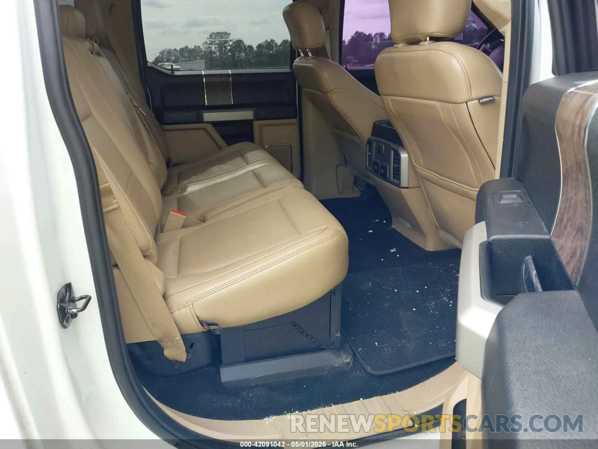 8 Photograph of a damaged car 1FT7W2BT6KEC56780 FORD F-250 2019