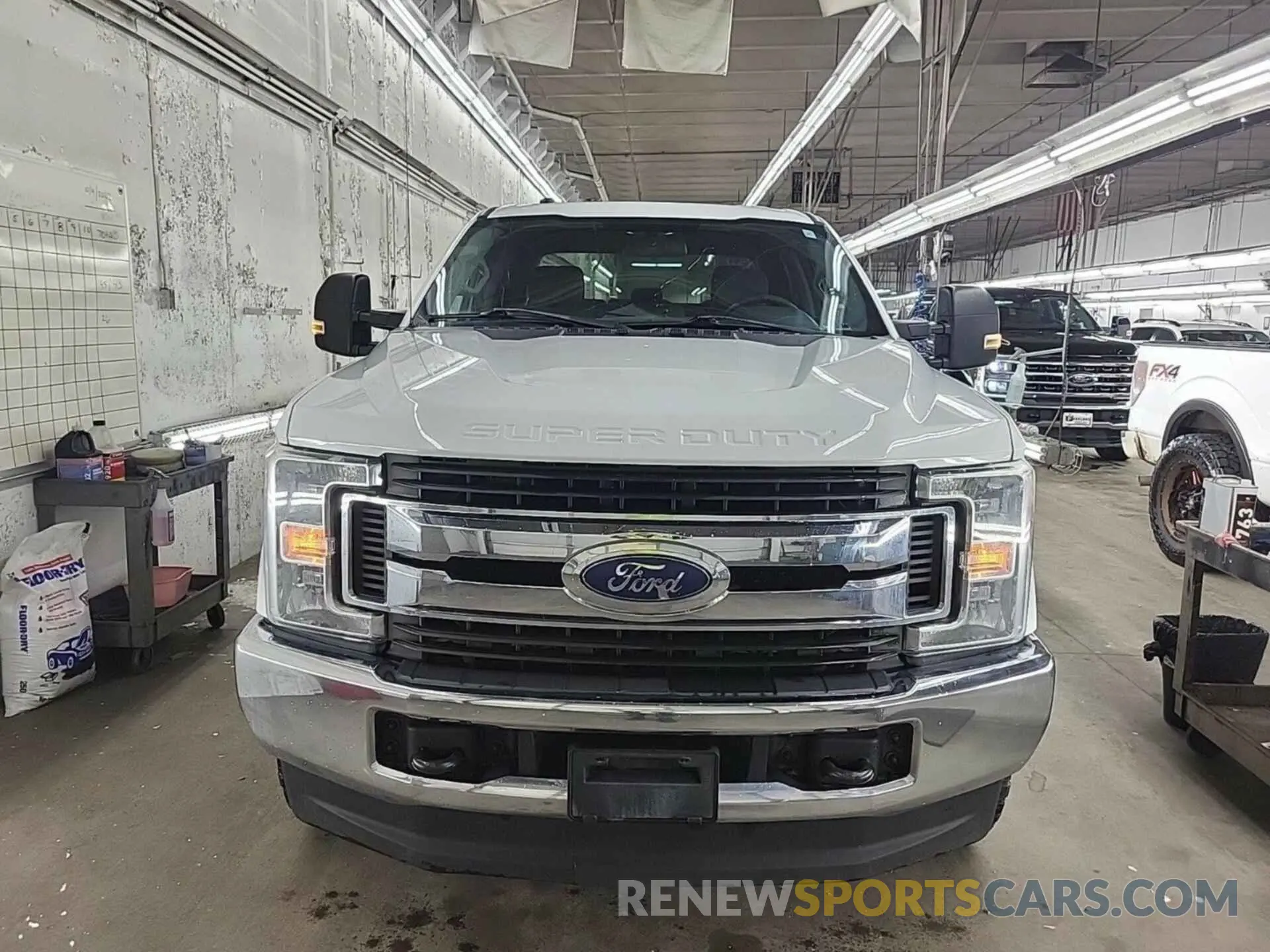 17 Photograph of a damaged car 1FT7W2BT6KED55115 FORD F-250 2019