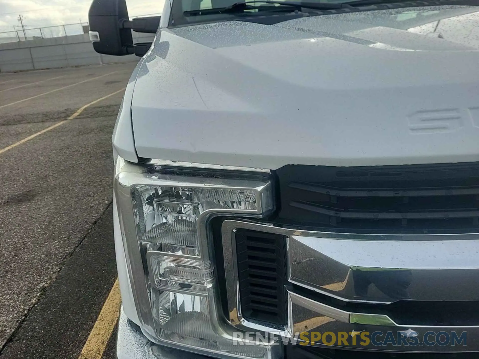 4 Photograph of a damaged car 1FT7W2BT6KED55115 FORD F-250 2019