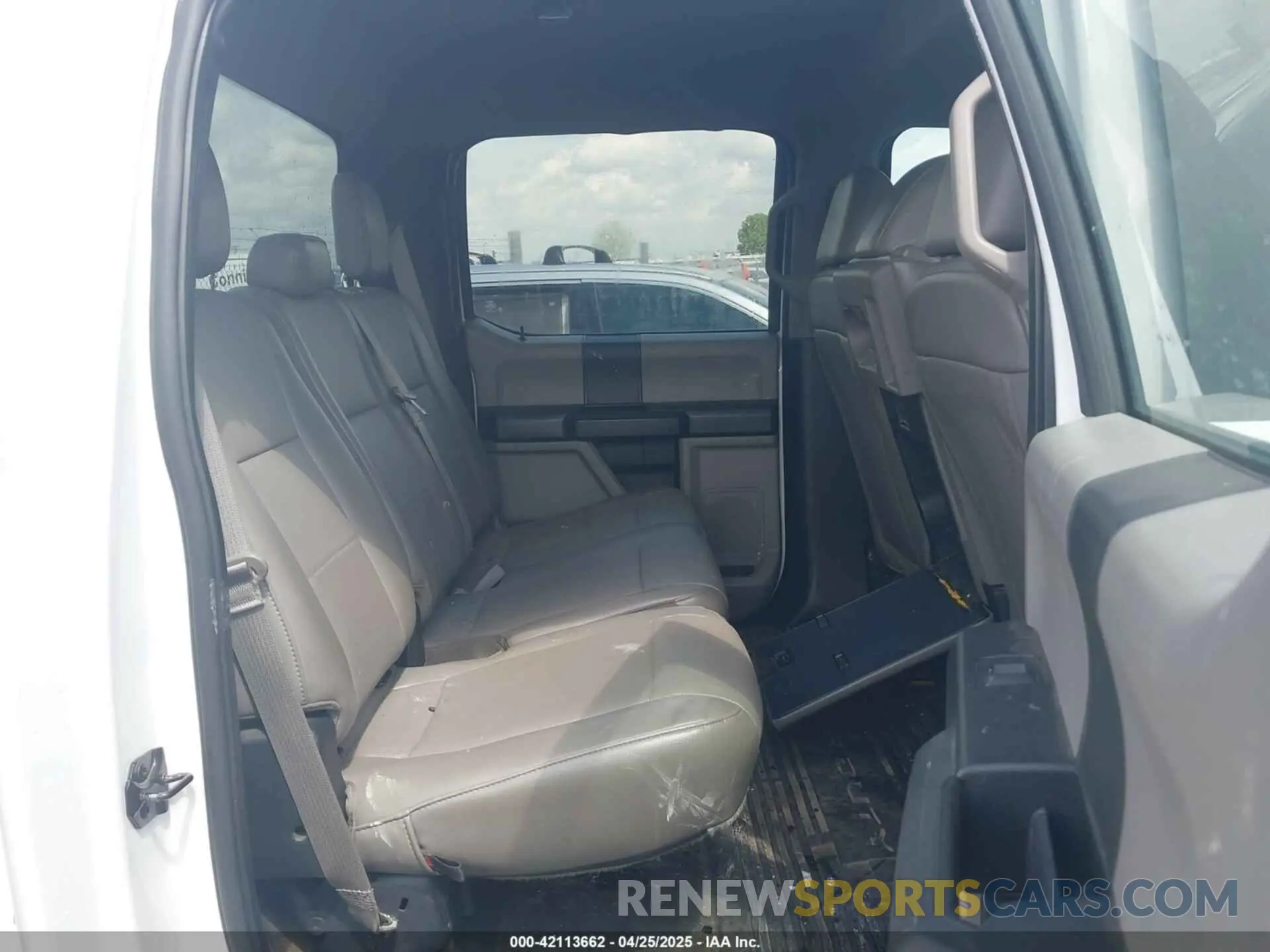 8 Photograph of a damaged car 1FT7W2BT8KED67444 FORD F-250 2019