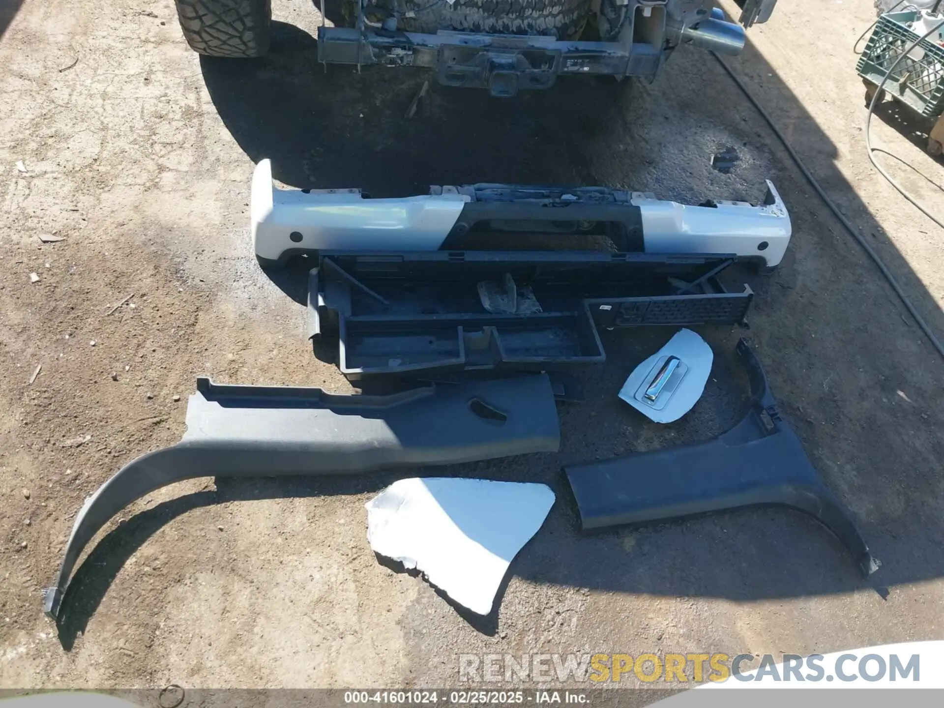 12 Photograph of a damaged car 1FT7W2BT8KEG16454 FORD F-250 2019
