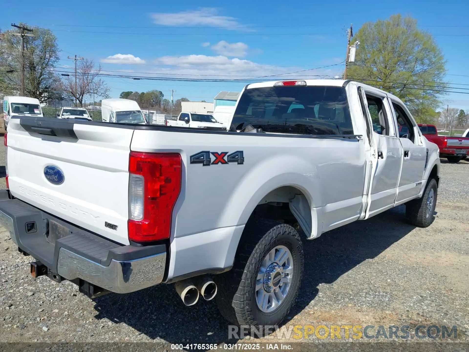 4 Photograph of a damaged car 1FT7W2BT8KEG47610 FORD F-250 2019