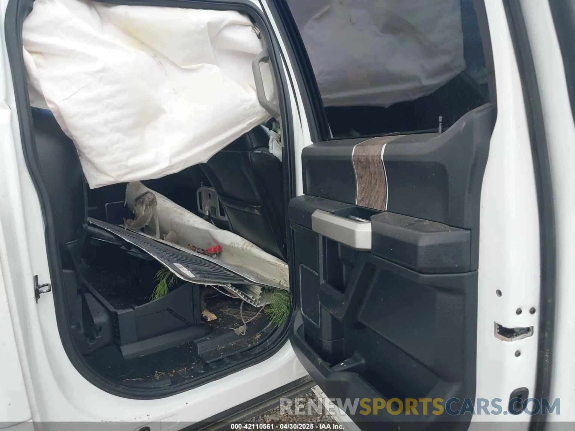 8 Photograph of a damaged car 1FT7W2BTXKEF64728 FORD F-250 2019