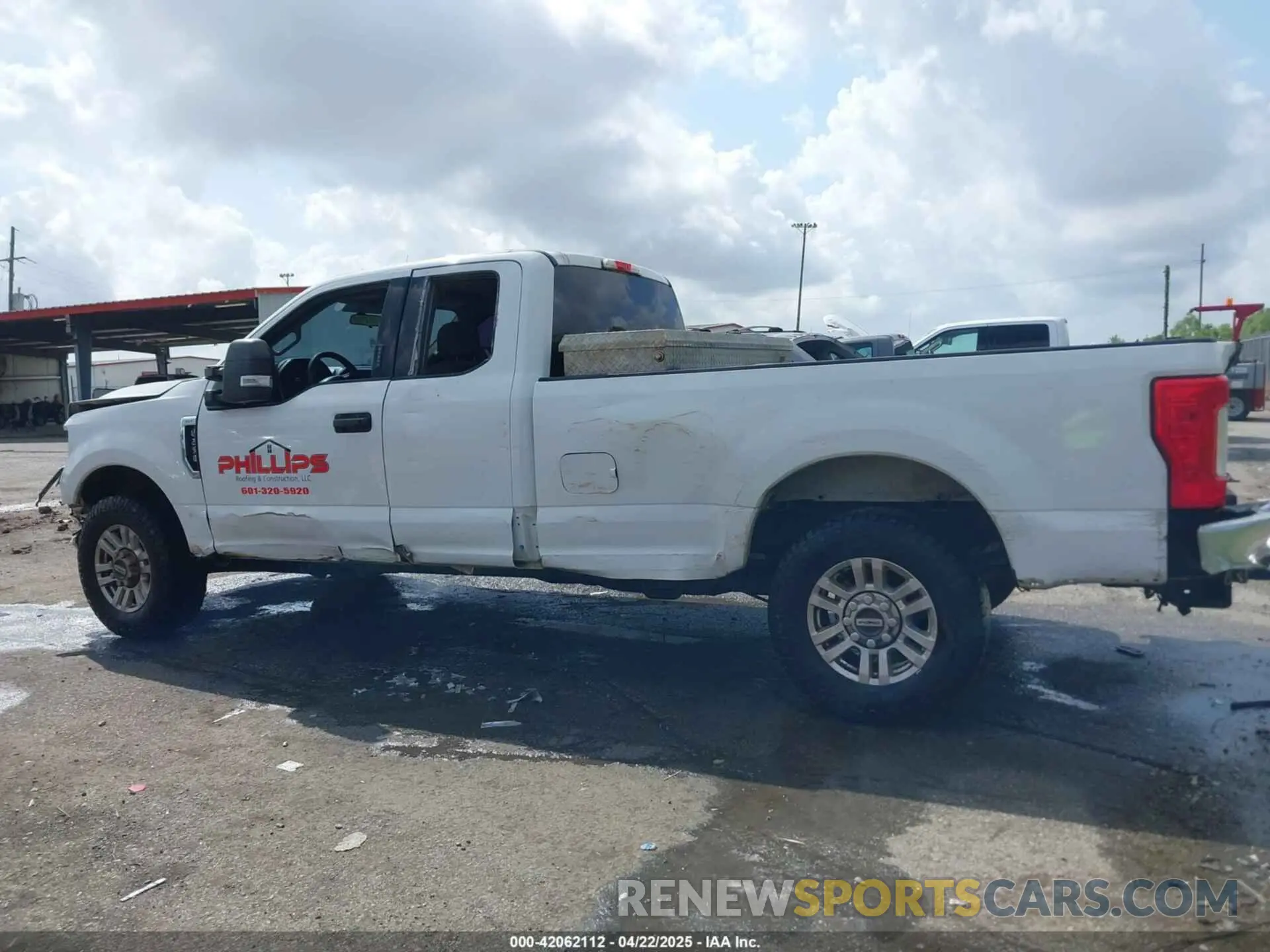 14 Photograph of a damaged car 1FT7X2A60KED30025 FORD F-250 2019